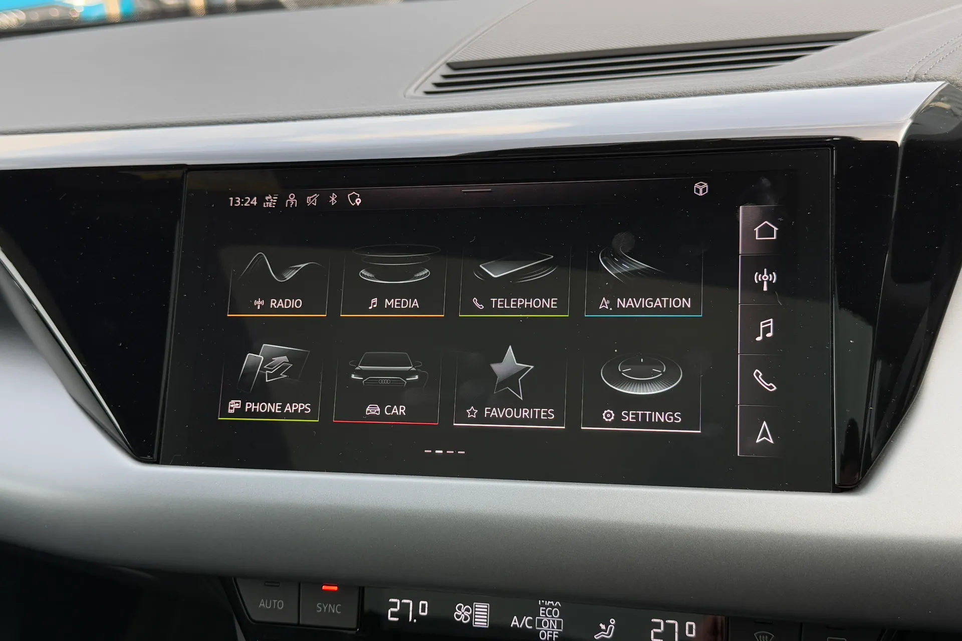 Audi e-tron GT thumbnail image number 18