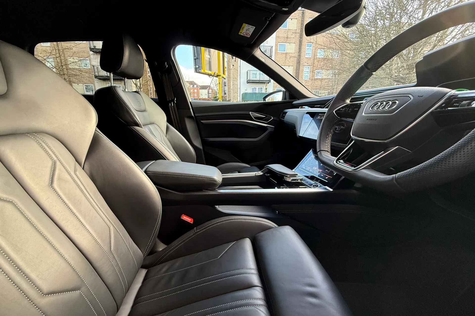 Audi Q8 thumbnail image number 7