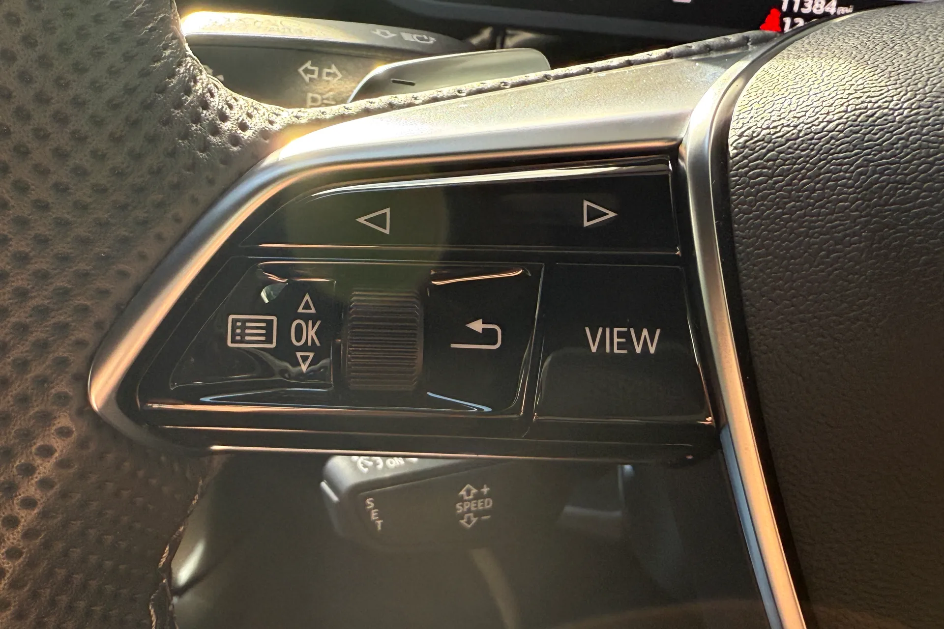 Audi Q8 thumbnail image number 13