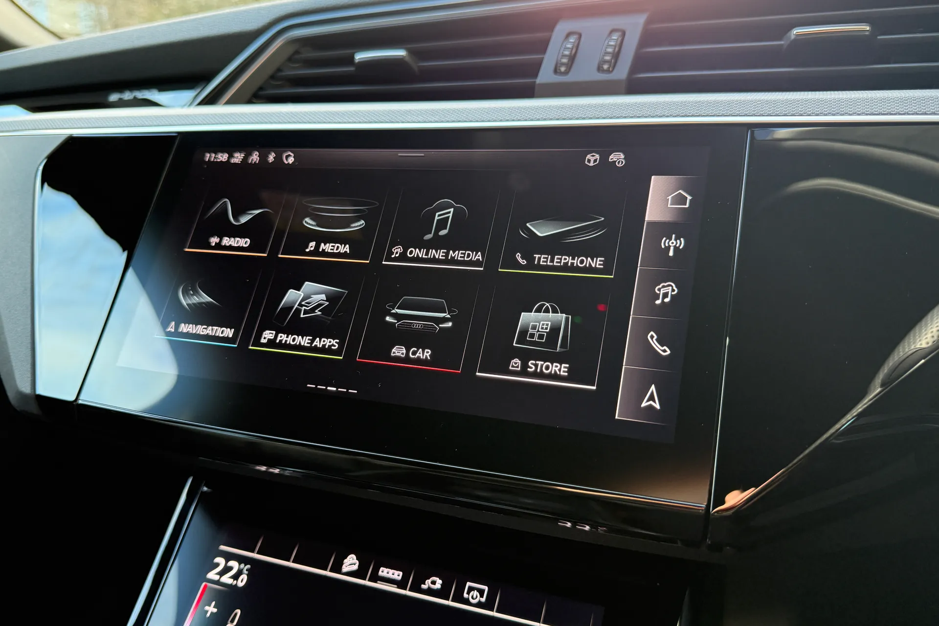 Audi Q8 thumbnail image number 20