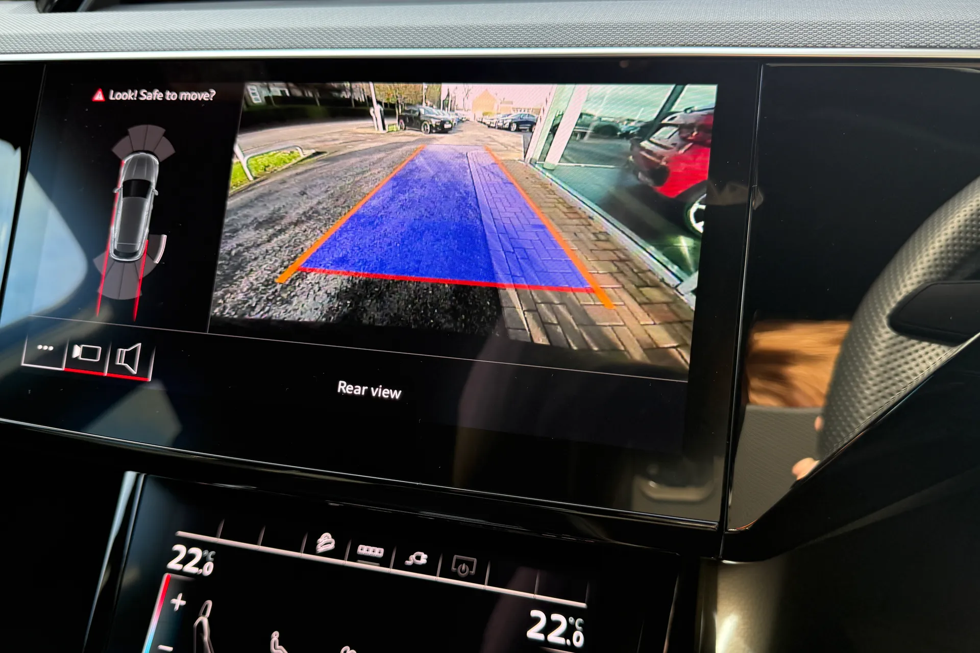 Audi Q8 thumbnail image number 5