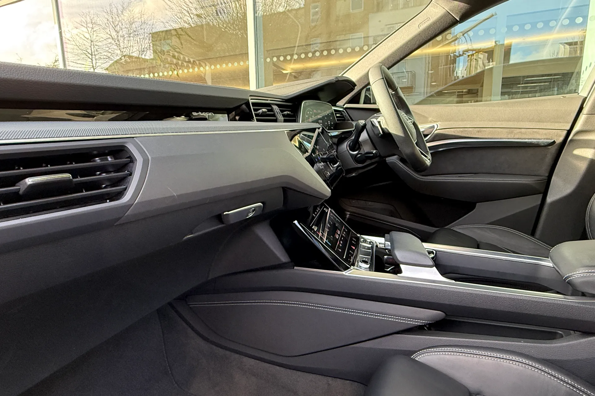 Audi Q8 thumbnail image number 75