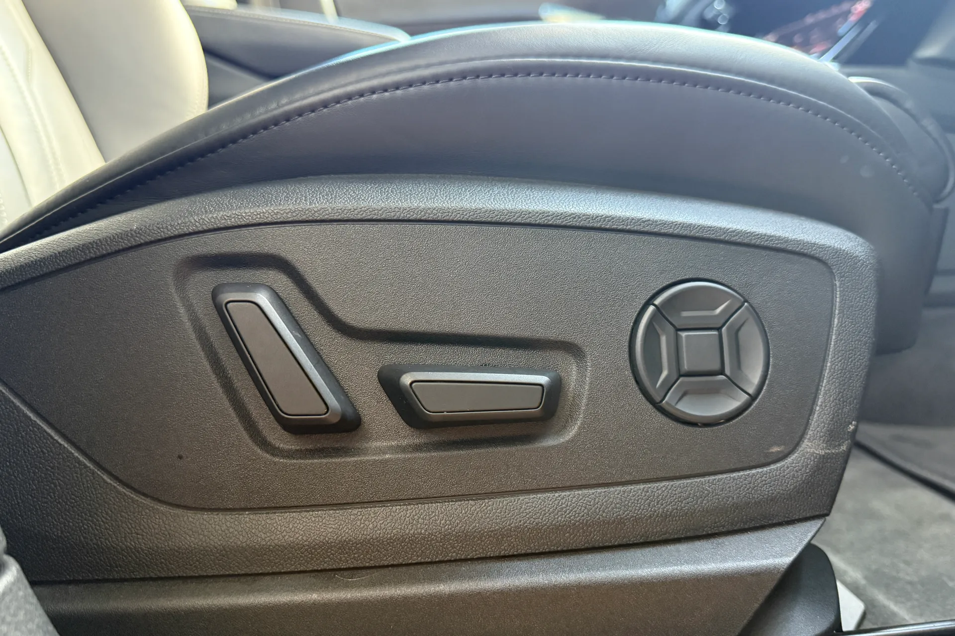 Audi Q8 thumbnail image number 51