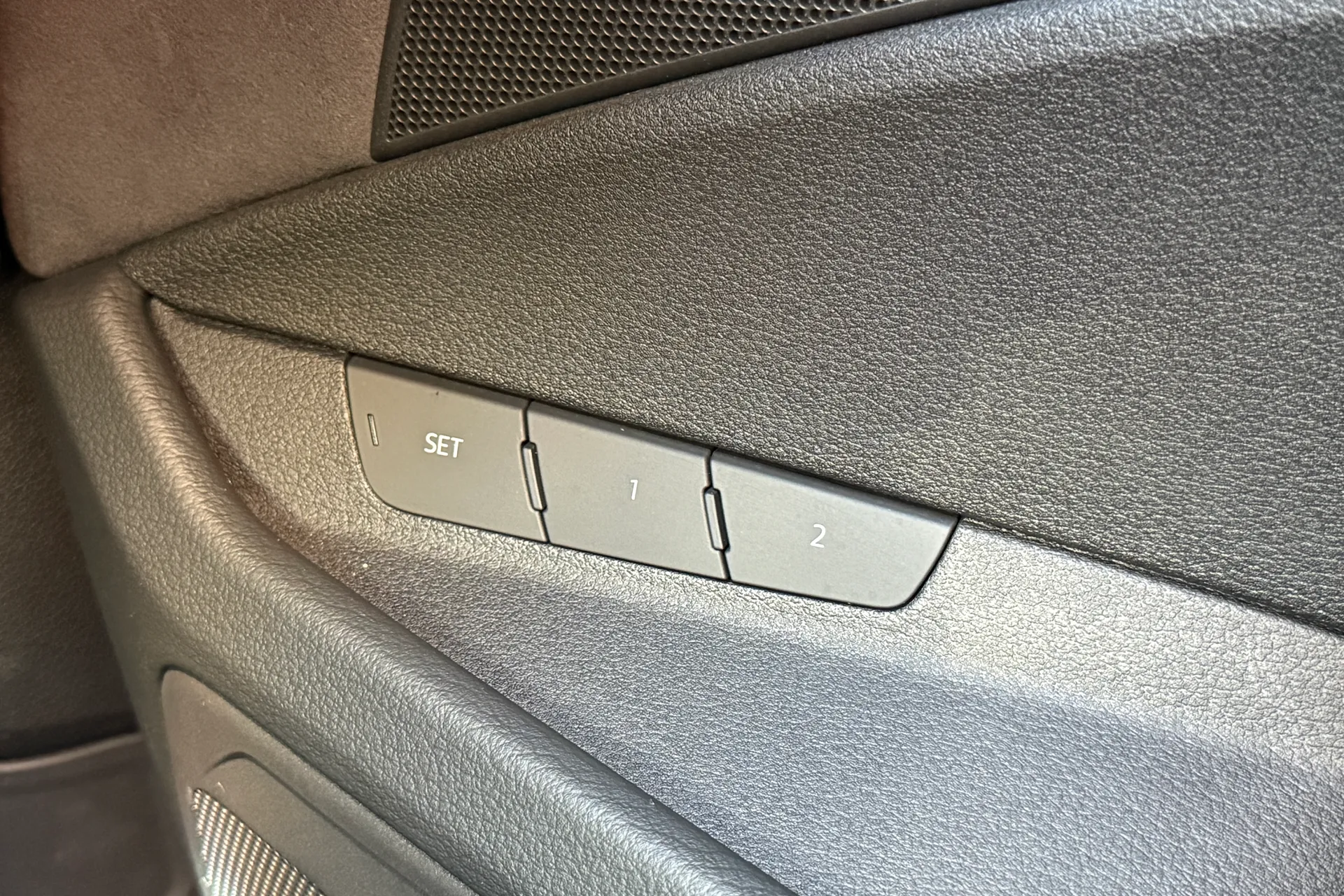 Audi Q8 thumbnail image number 44