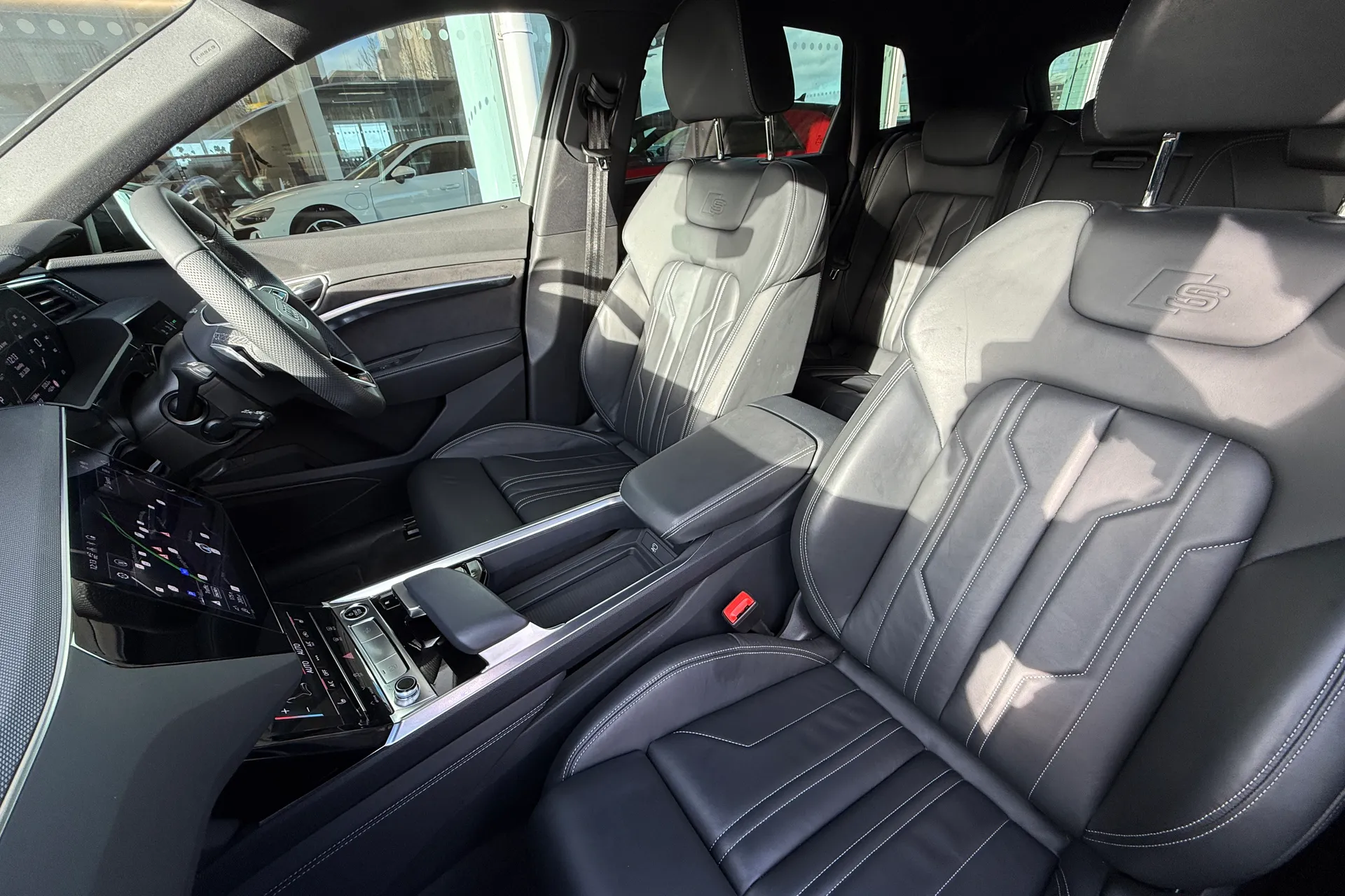 Audi Q8 thumbnail image number 73