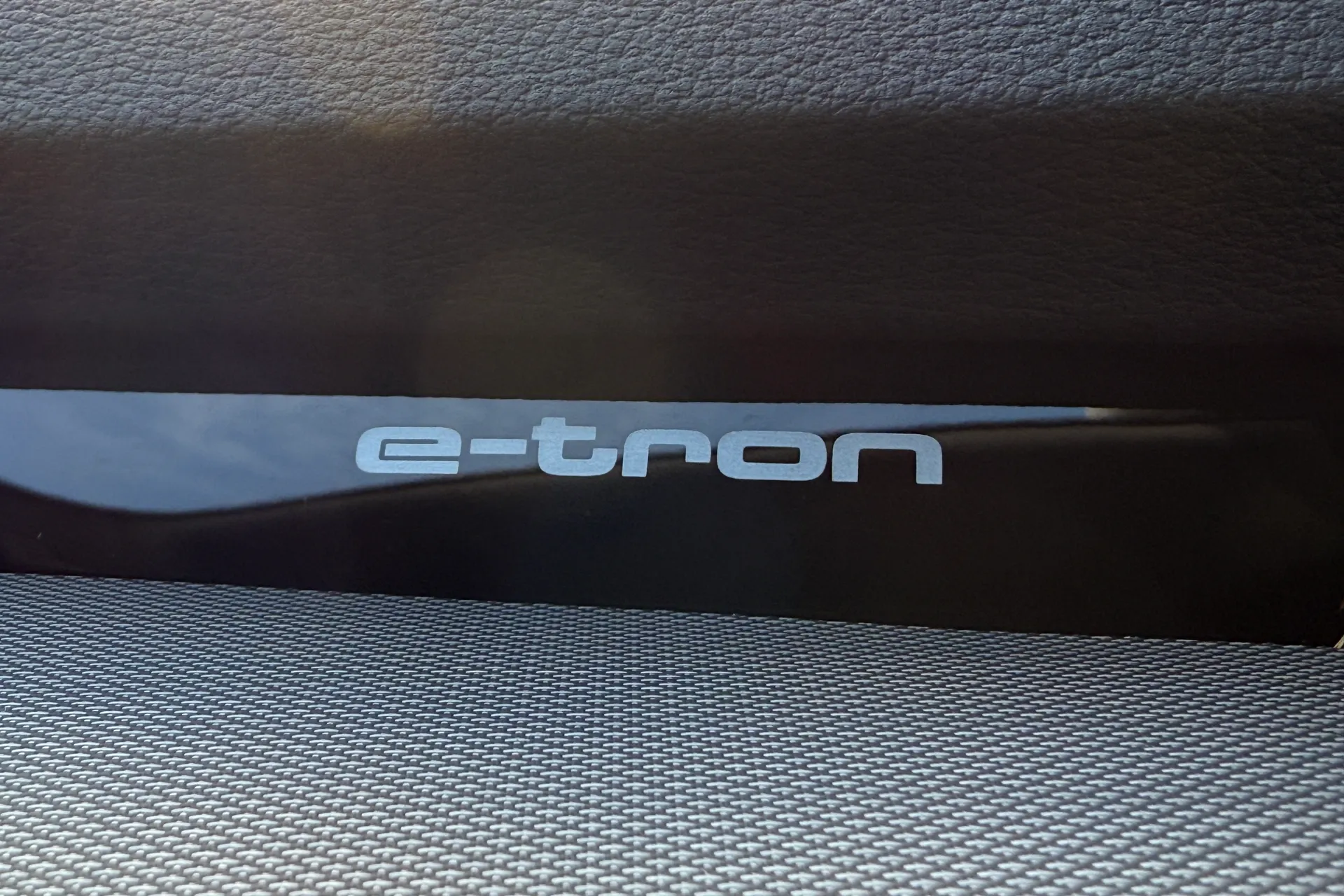 Audi Q8 thumbnail image number 39