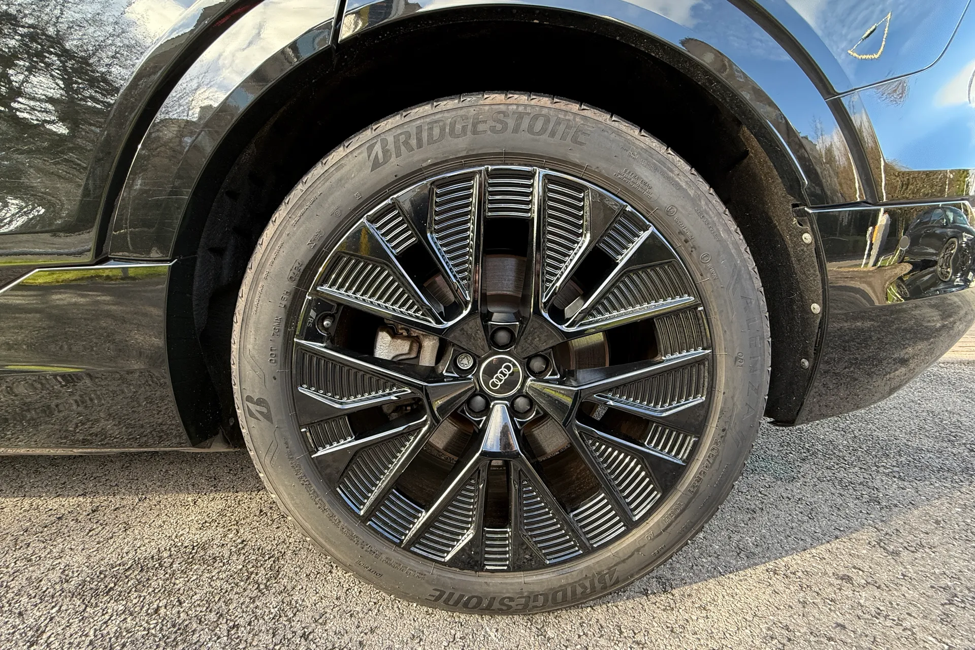 Audi Q8 thumbnail image number 9