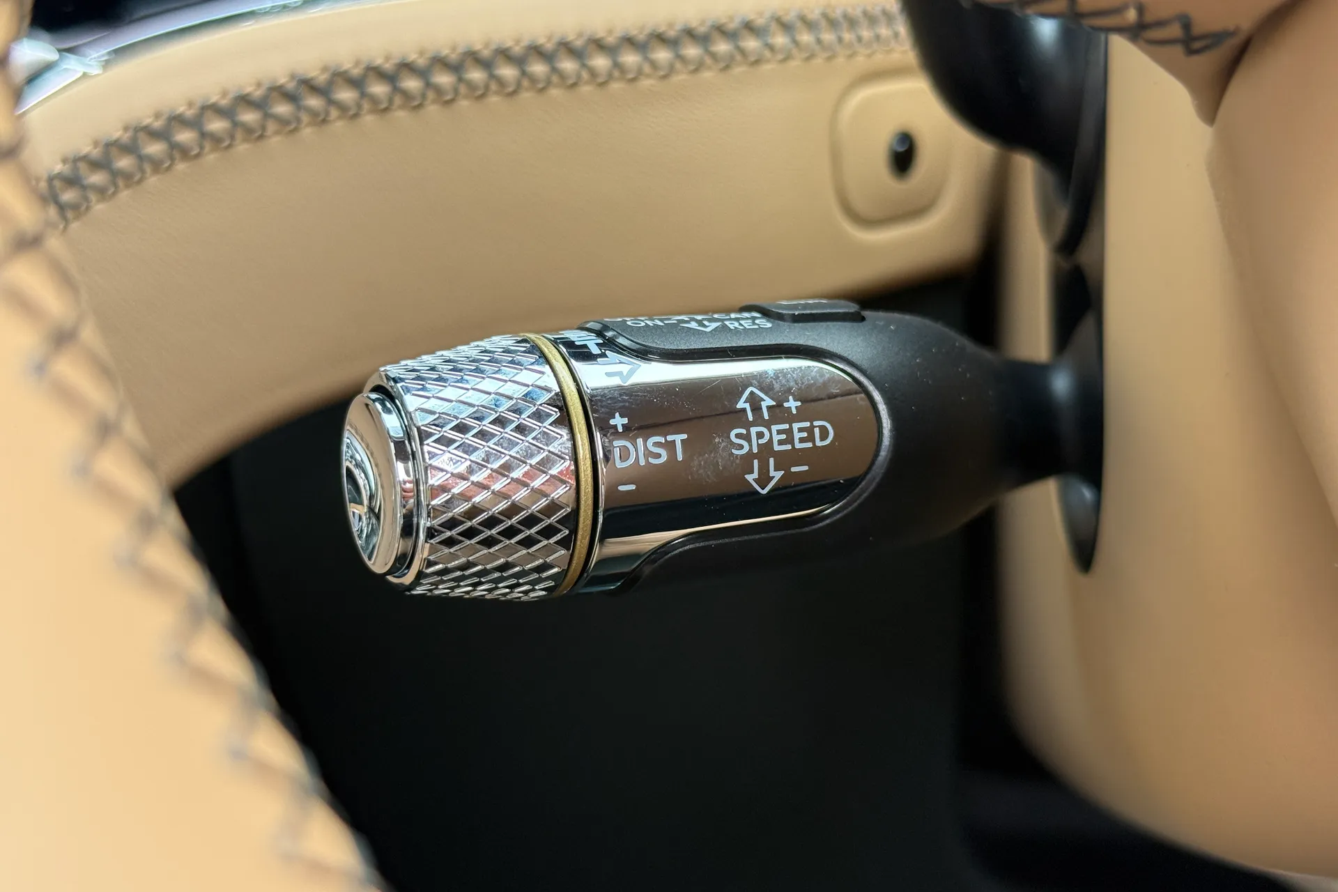 Bentley CONTINENTAL GTC thumbnail image number 38