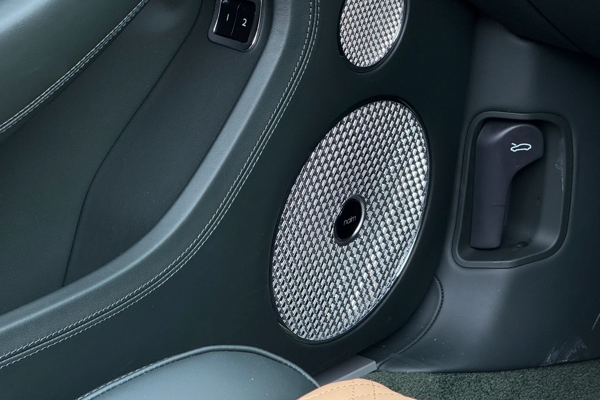 Bentley CONTINENTAL GTC thumbnail image number 35