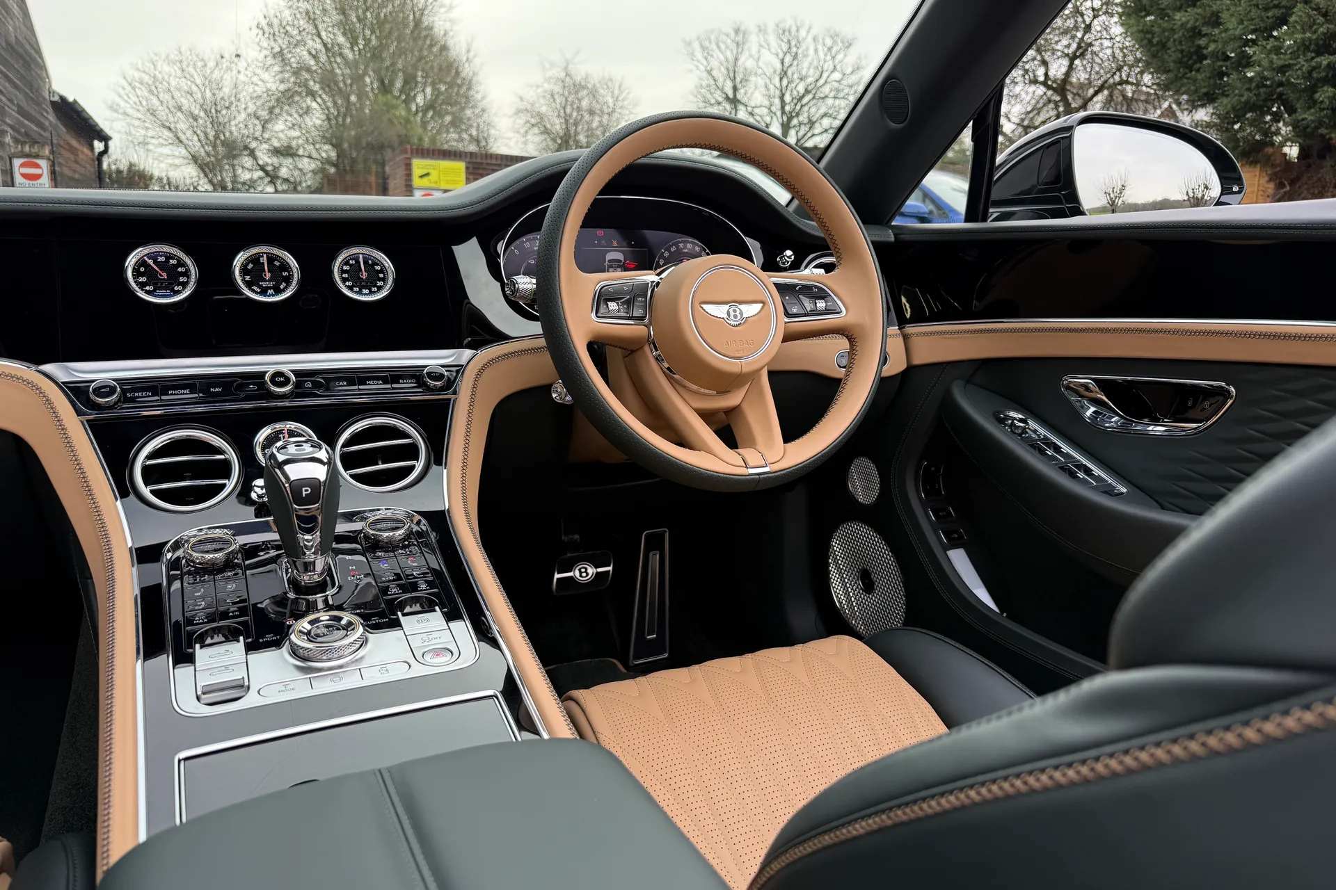 Bentley CONTINENTAL GTC thumbnail image number 32