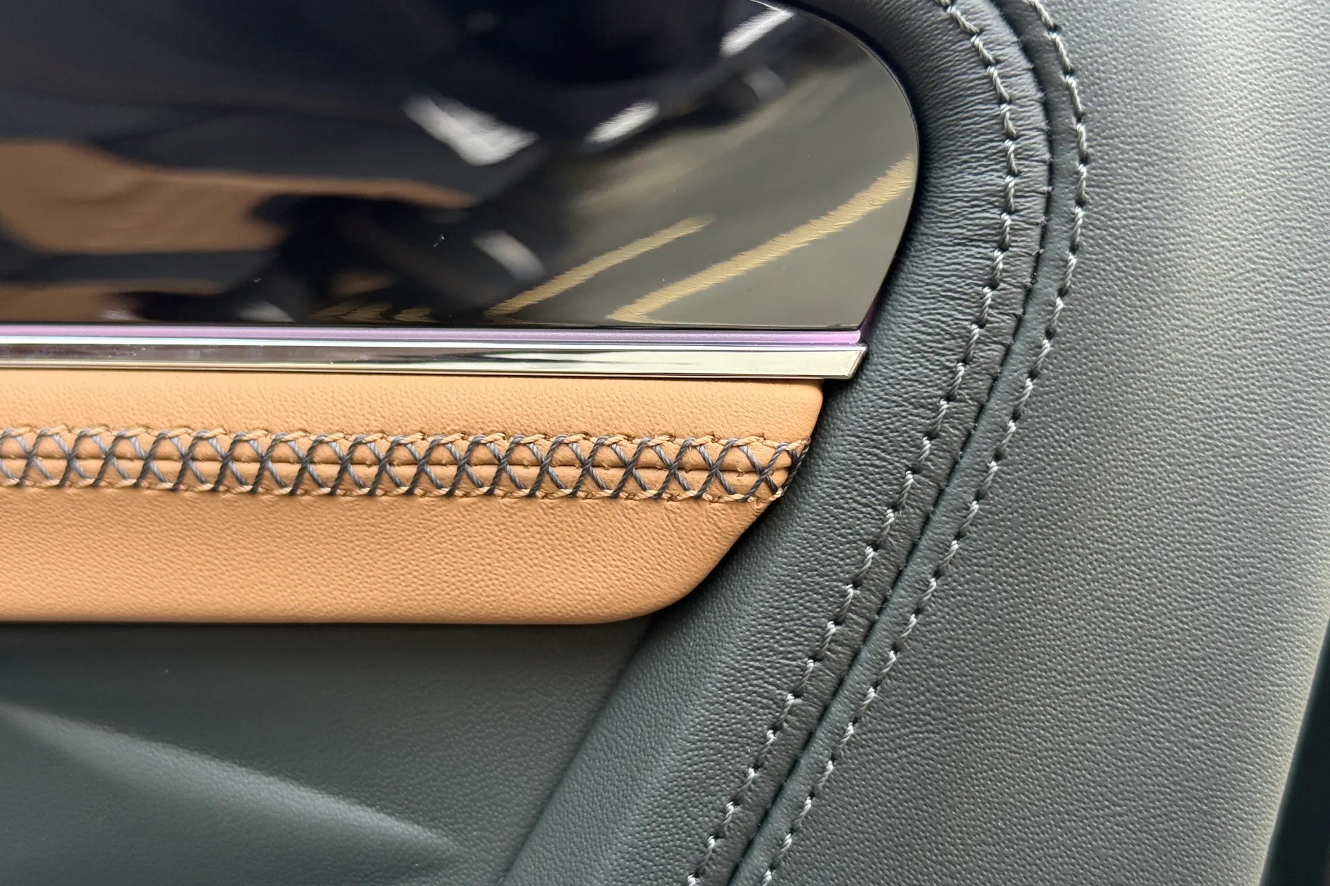 Bentley CONTINENTAL GTC thumbnail image number 17