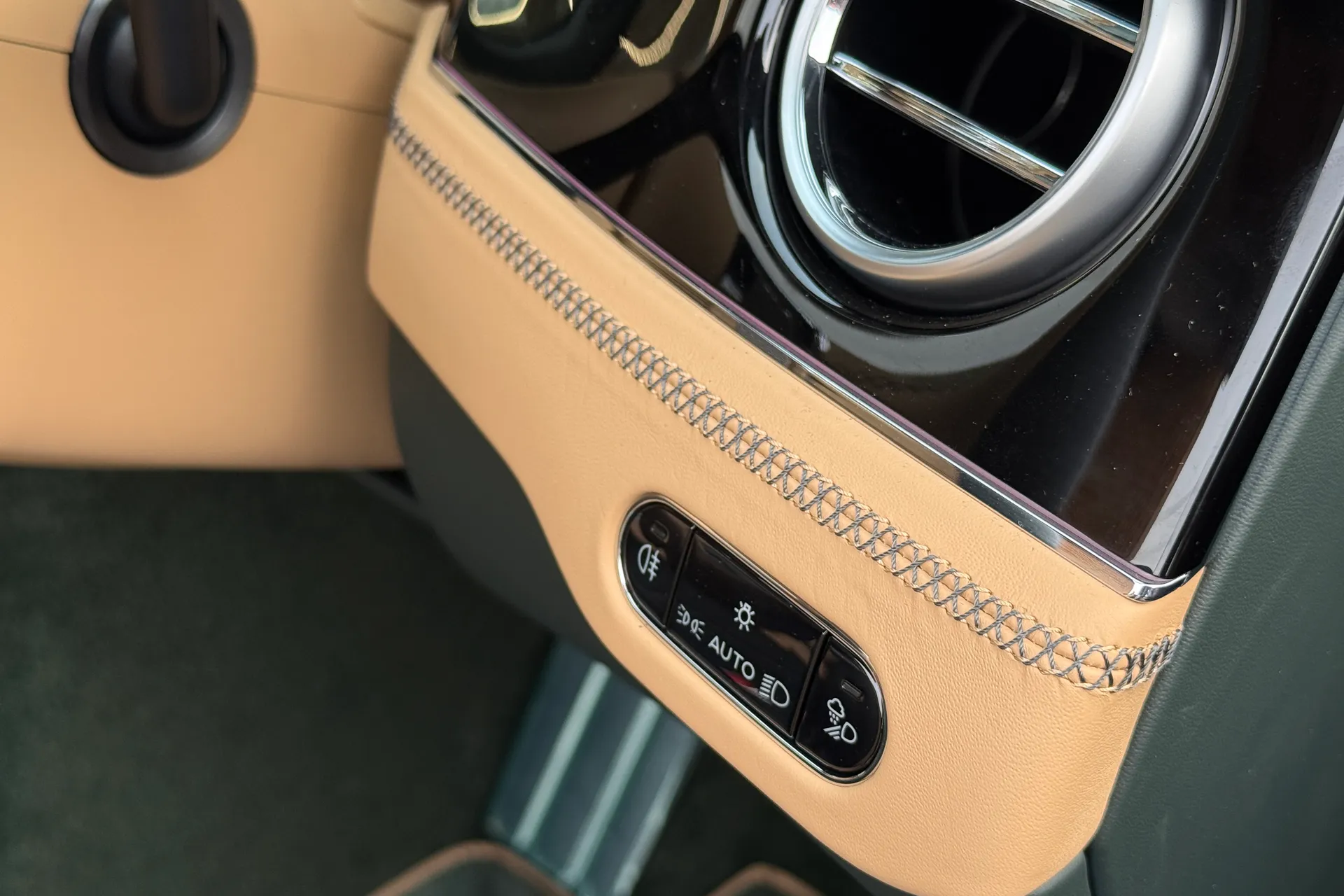 Bentley CONTINENTAL GTC thumbnail image number 16