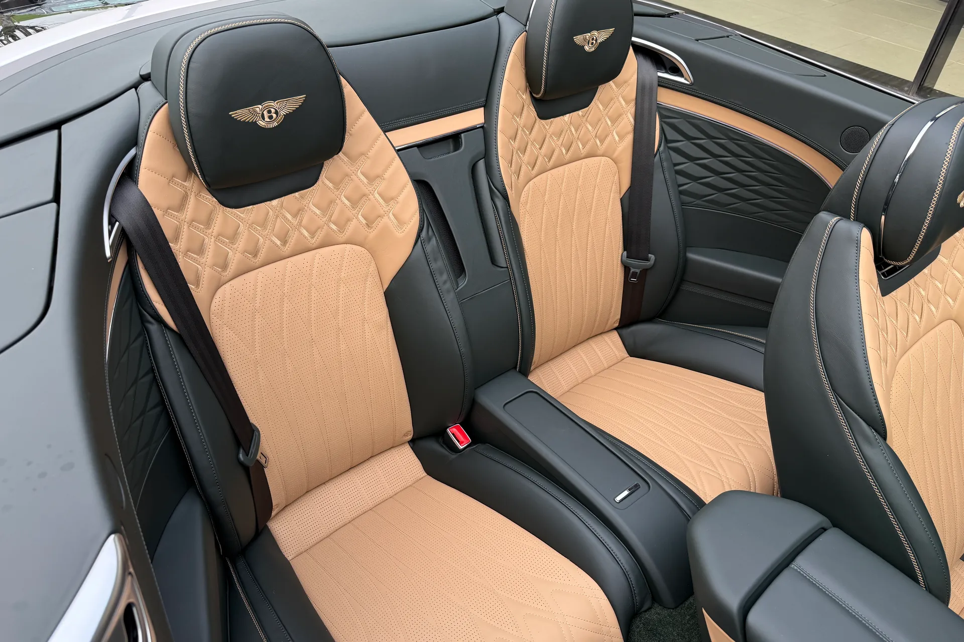 Bentley CONTINENTAL GTC thumbnail image number 29