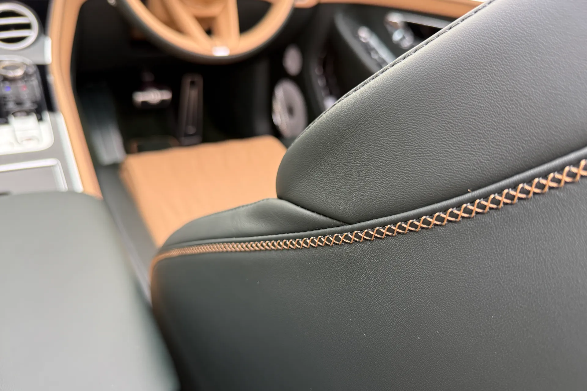 Bentley CONTINENTAL GTC thumbnail image number 28