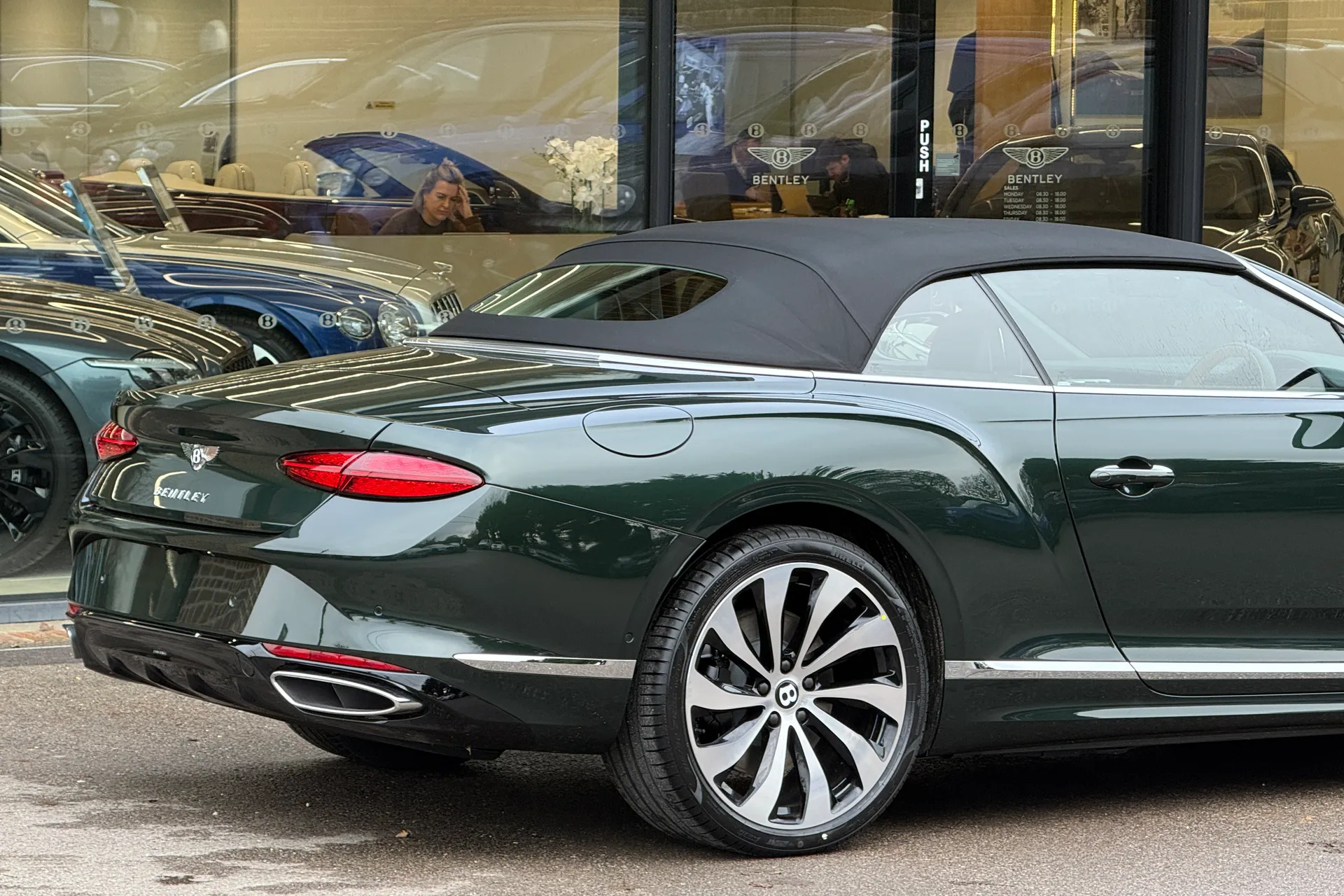 Bentley CONTINENTAL GTC thumbnail image number 40