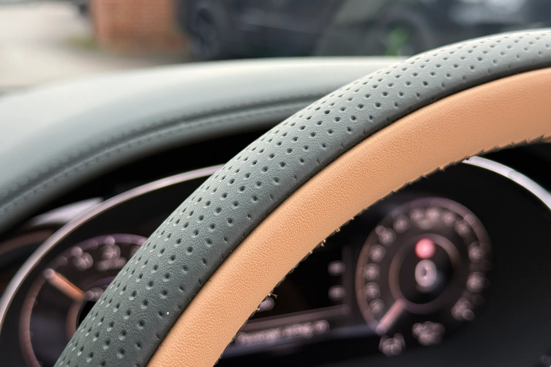 Bentley CONTINENTAL GTC thumbnail image number 27