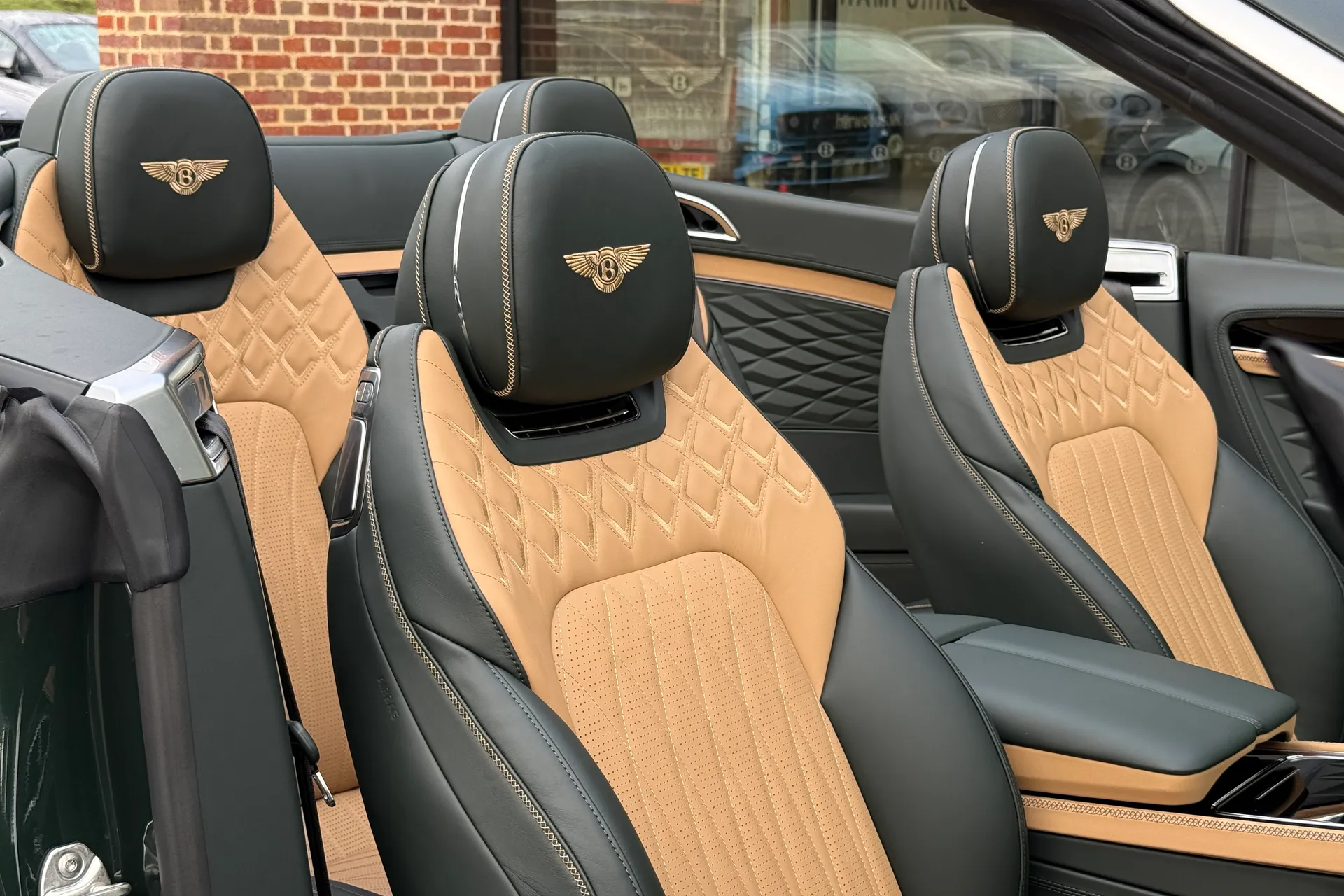 Bentley CONTINENTAL GTC thumbnail image number 14