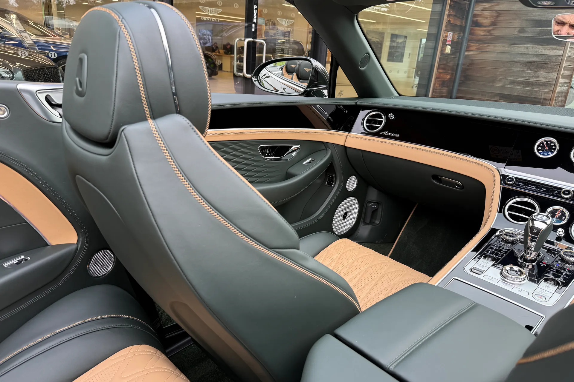 Bentley CONTINENTAL GTC thumbnail image number 31