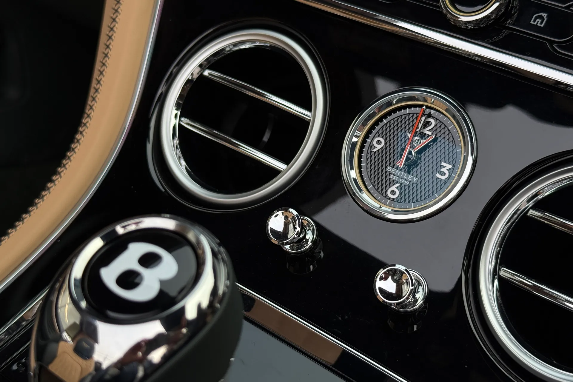Bentley CONTINENTAL GTC thumbnail image number 24