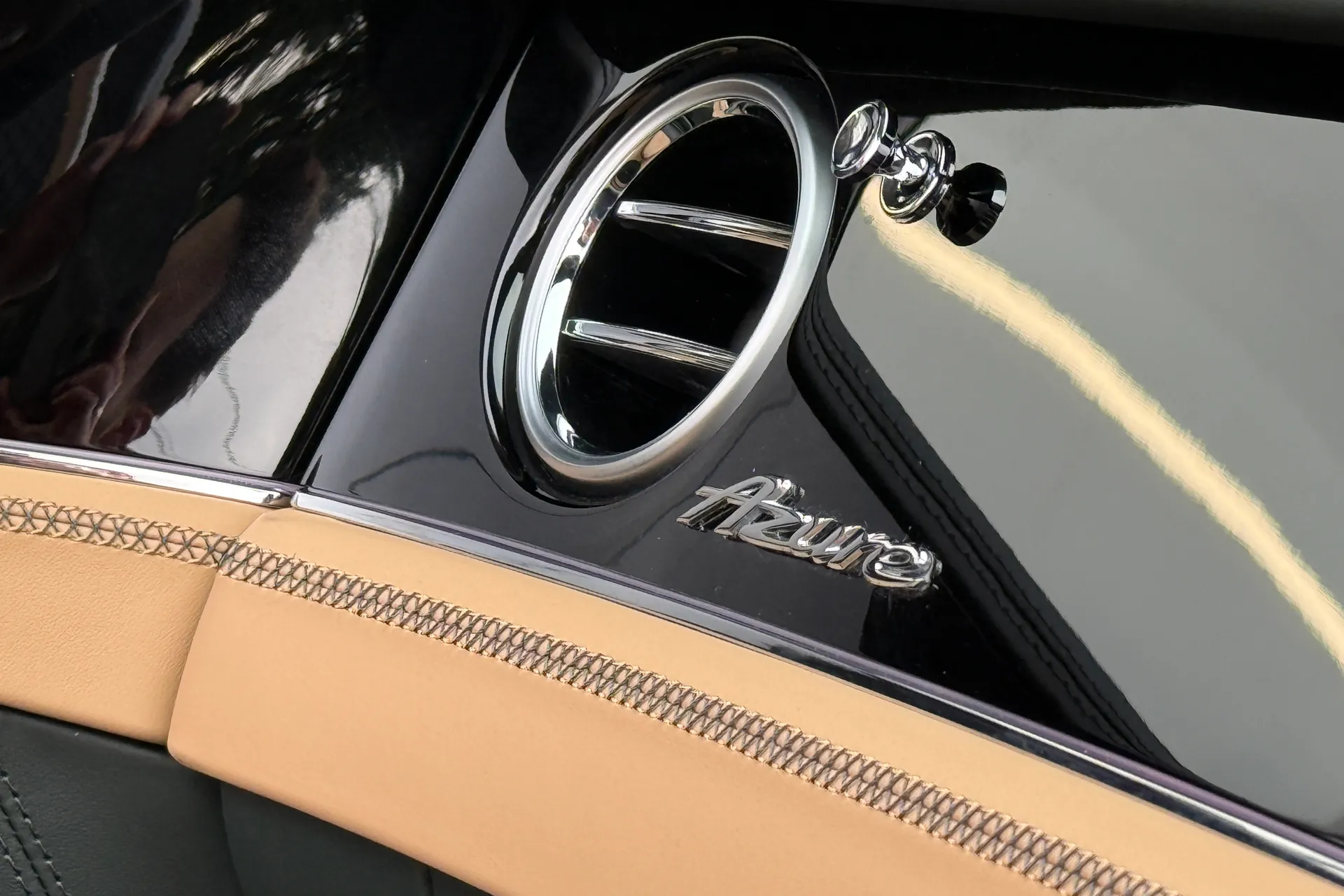 Bentley CONTINENTAL GTC thumbnail image number 30