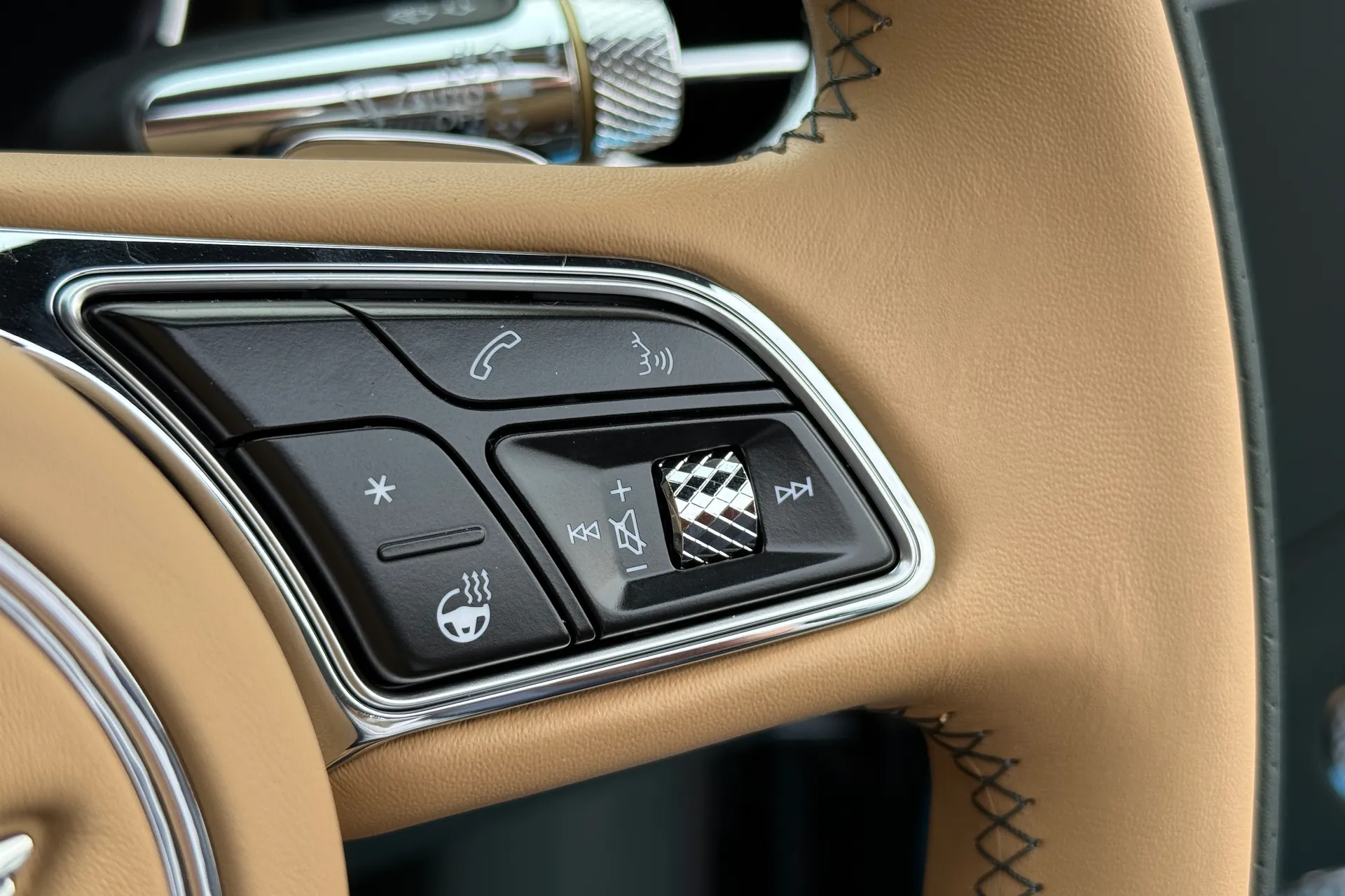 Bentley CONTINENTAL GTC thumbnail image number 22