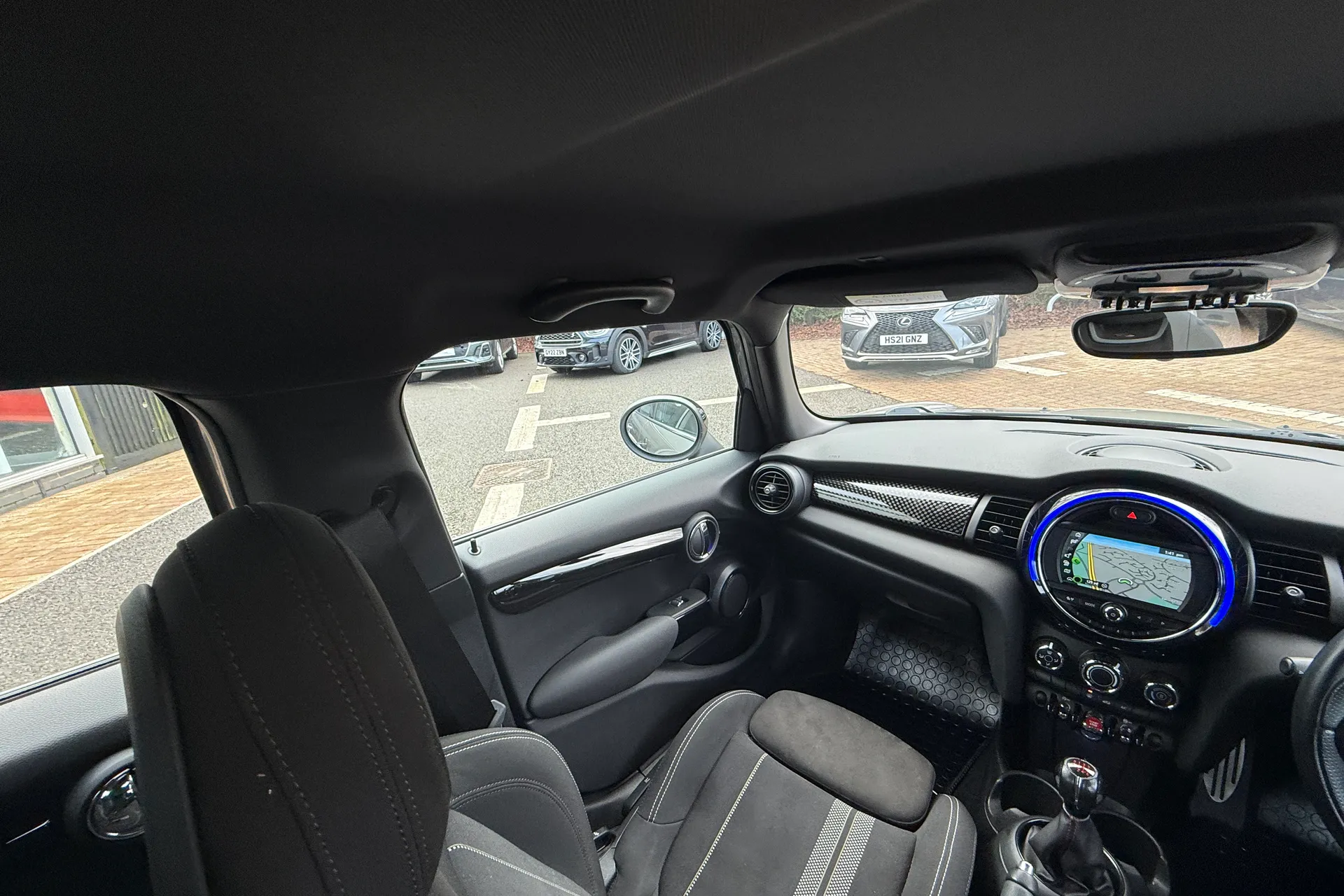 MINI HATCHBACK thumbnail image number 39