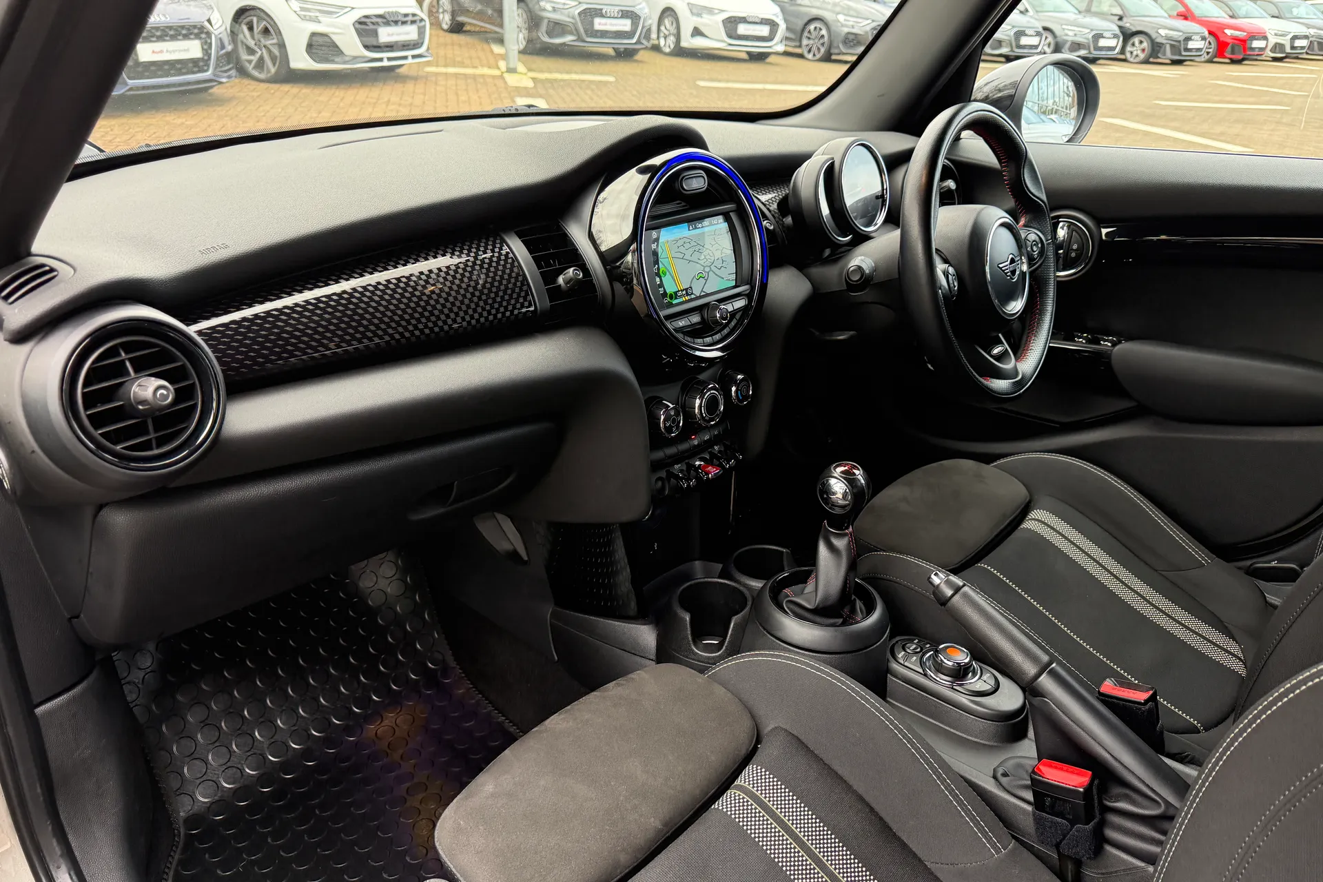 MINI HATCHBACK thumbnail image number 55