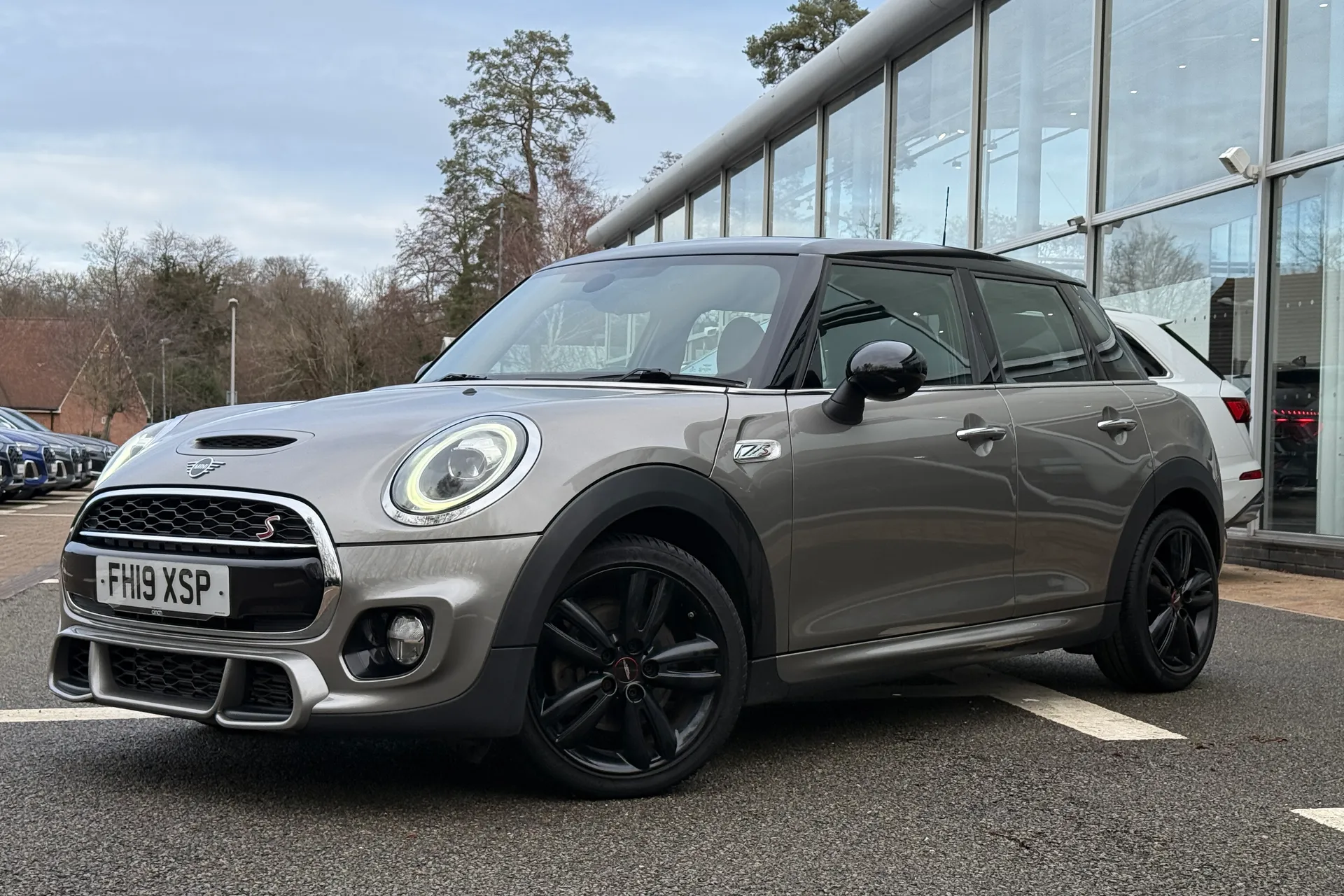 MINI HATCHBACK thumbnail image number 59