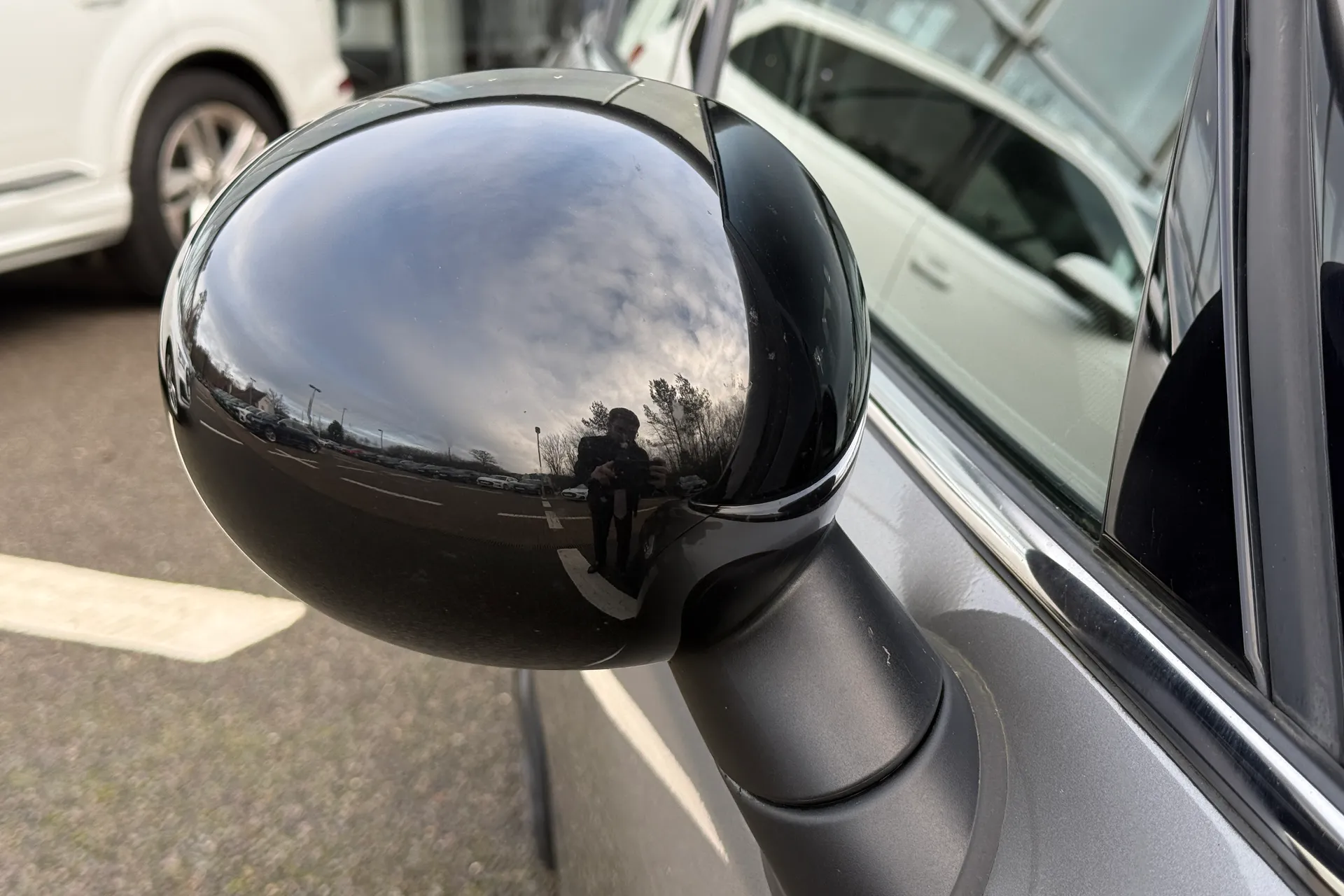 MINI HATCHBACK thumbnail image number 8