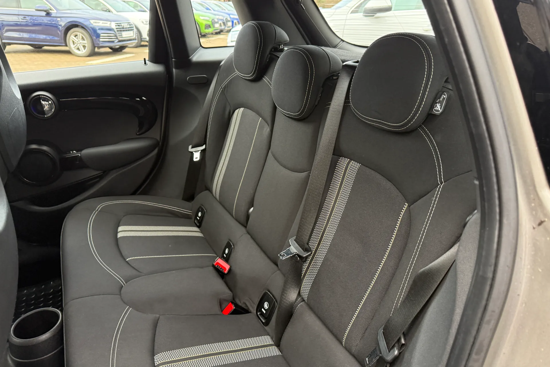 MINI HATCHBACK thumbnail image number 53