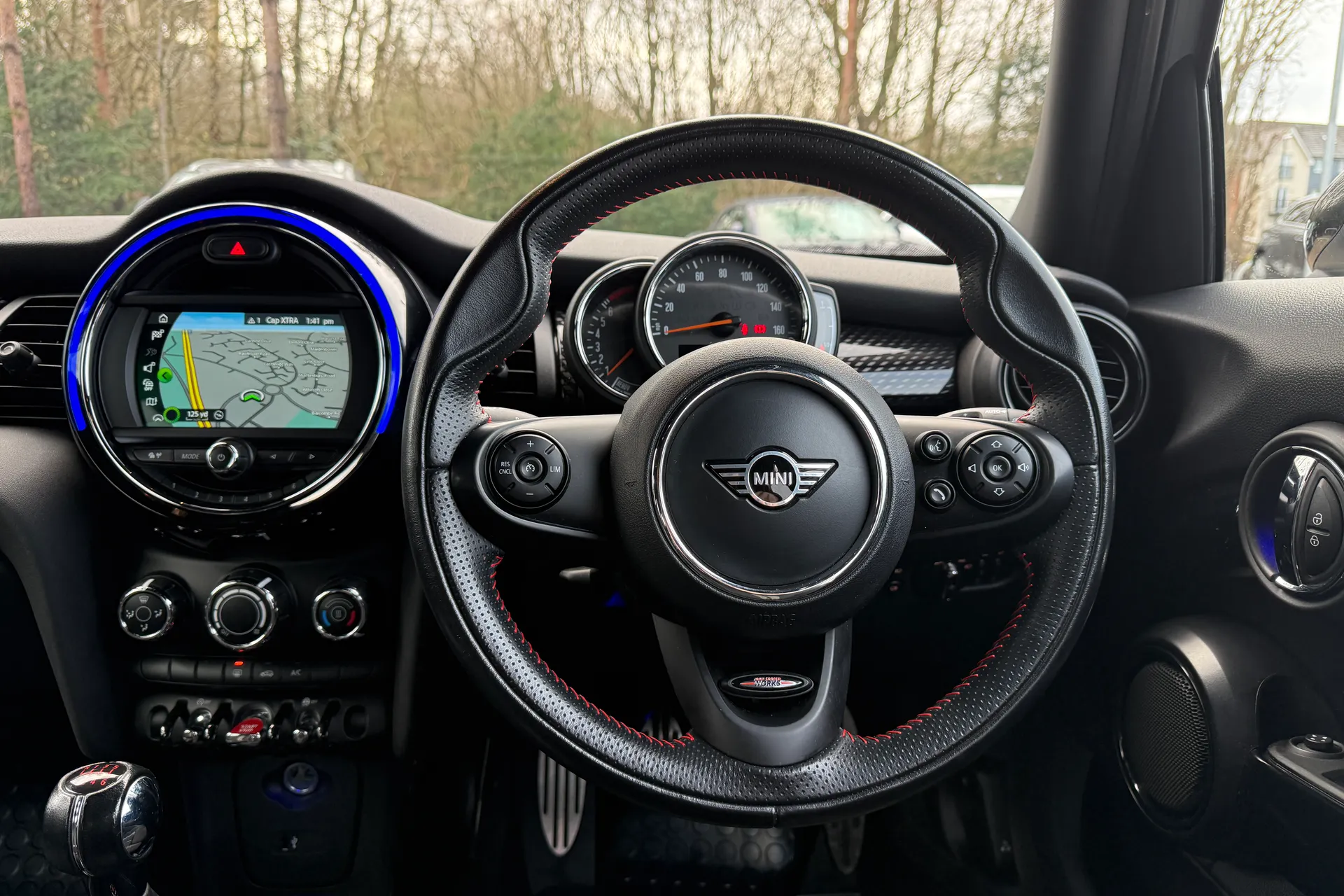 MINI HATCHBACK thumbnail image number 43