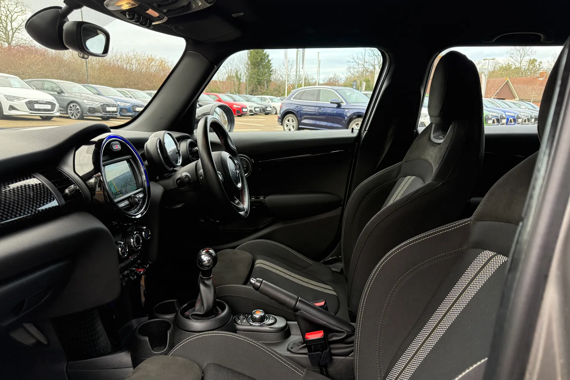 MINI HATCHBACK thumbnail image number 57