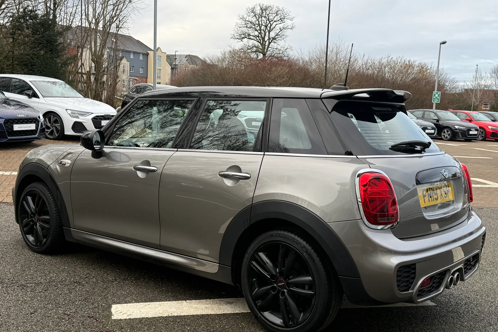 MINI HATCHBACK thumbnail image number 50