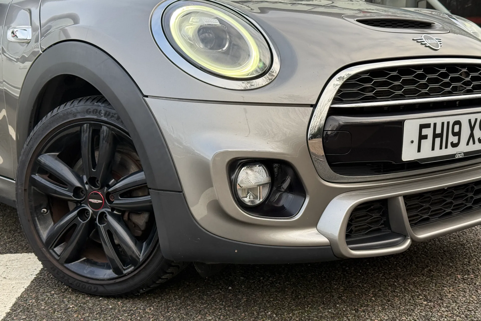 MINI HATCHBACK thumbnail image number 6