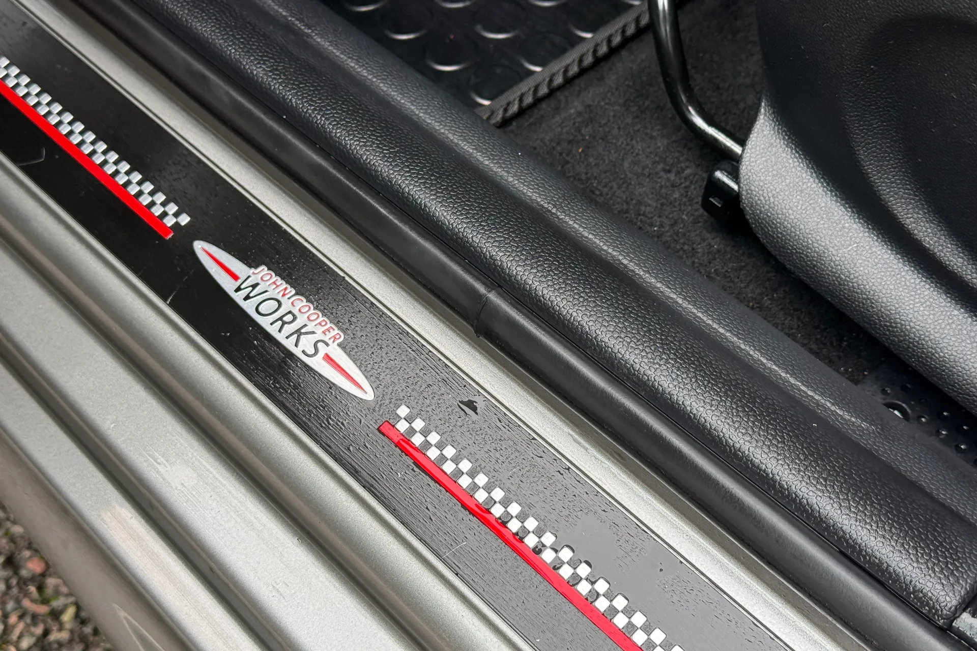 MINI HATCHBACK thumbnail image number 58