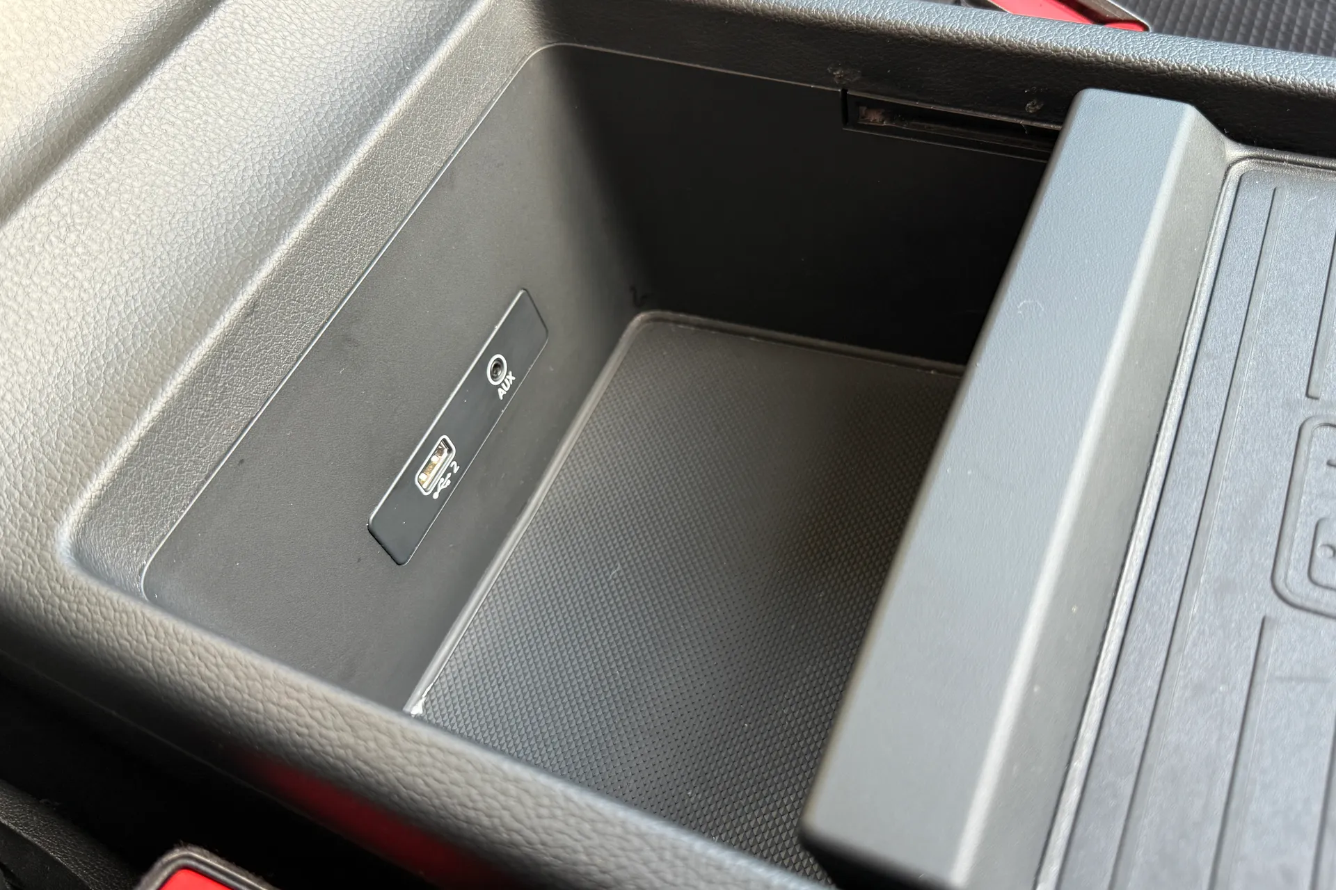 Audi Q5 thumbnail image number 30