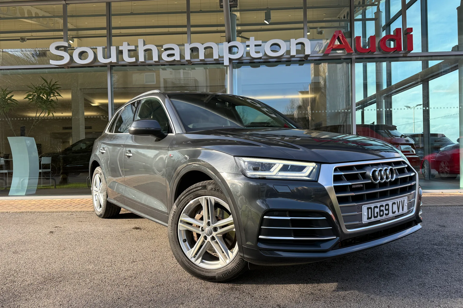 Audi Q5 focused image