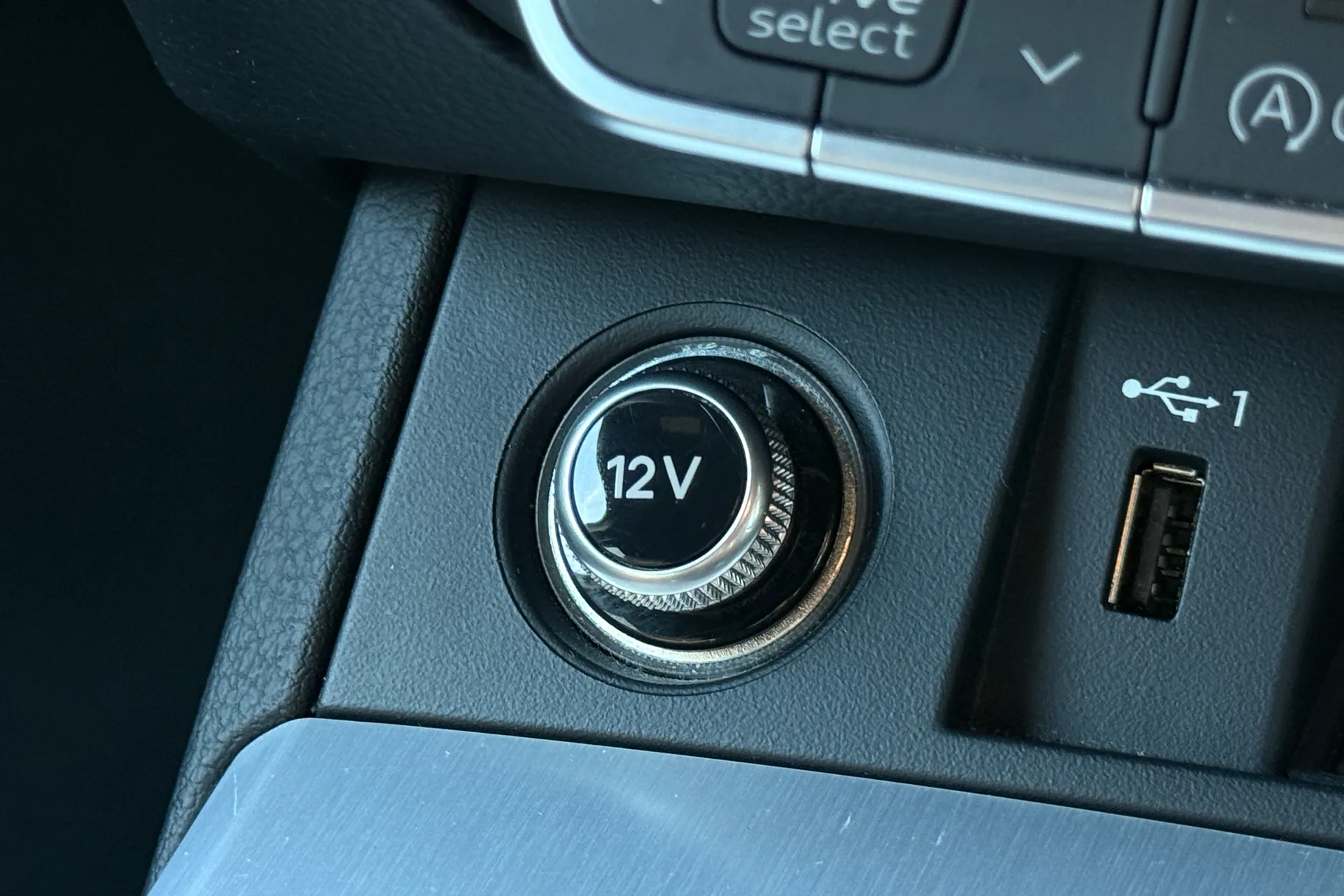 Audi Q5 thumbnail image number 24