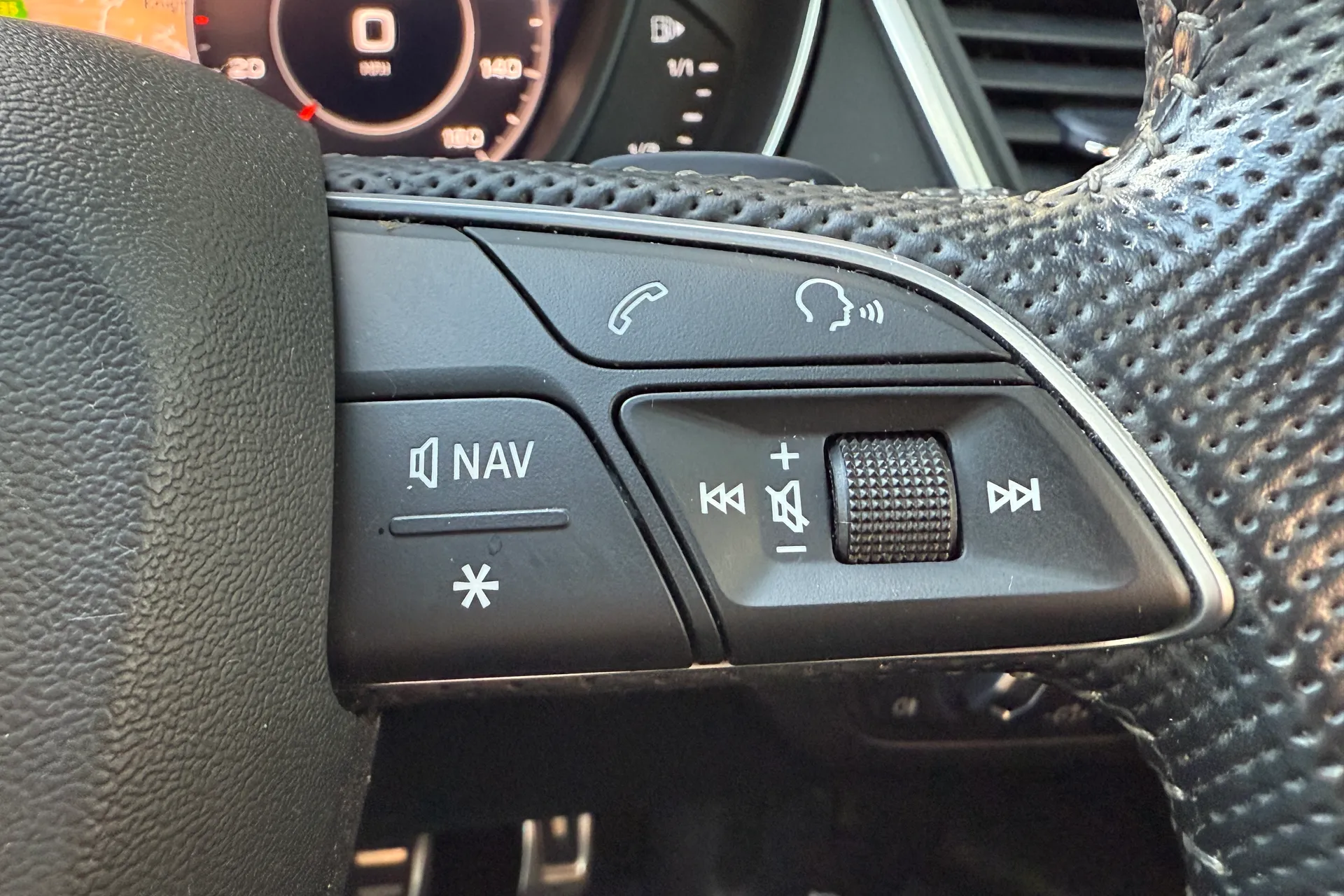 Audi Q5 thumbnail image number 17