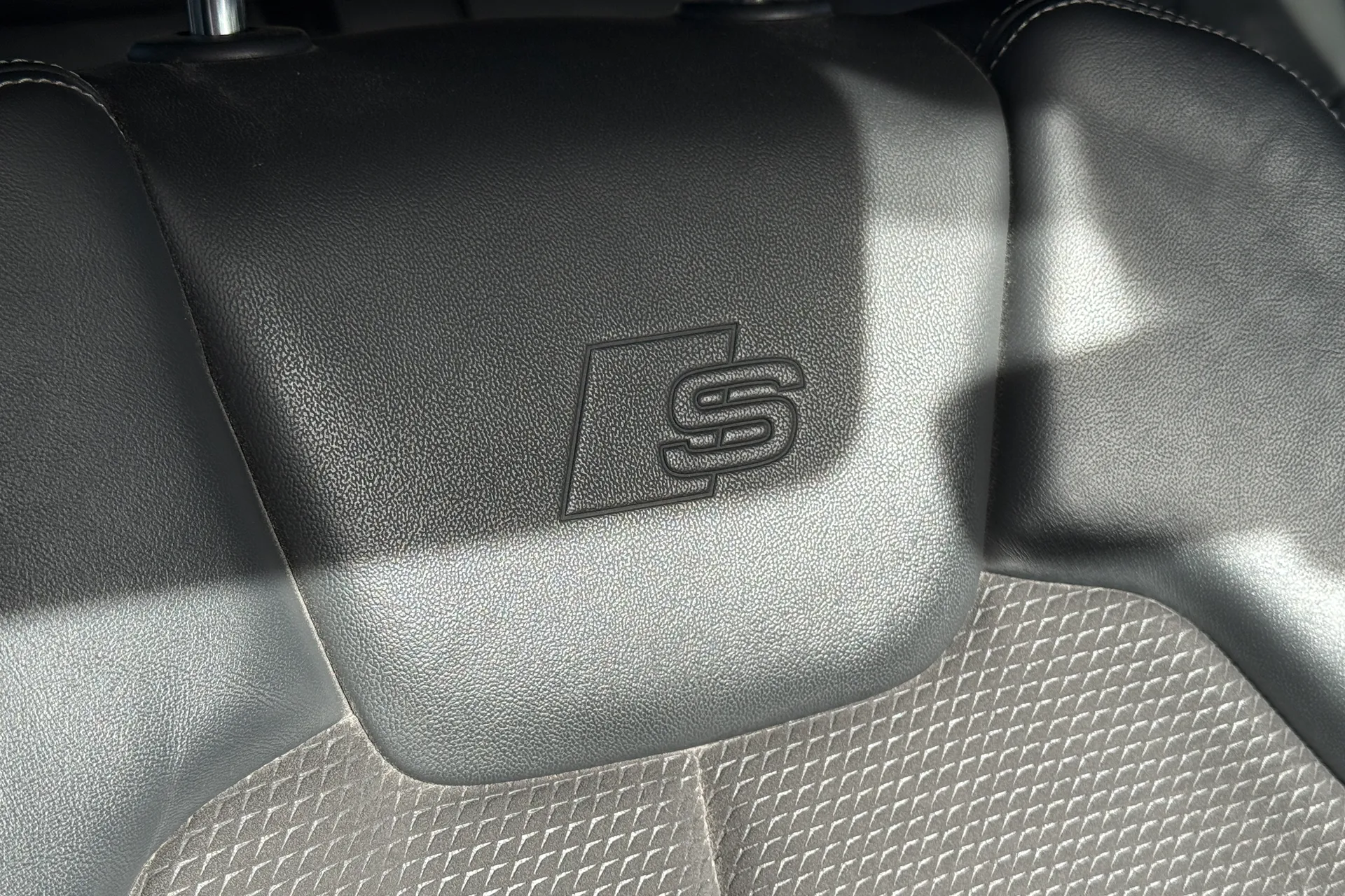 Audi Q5 thumbnail image number 37