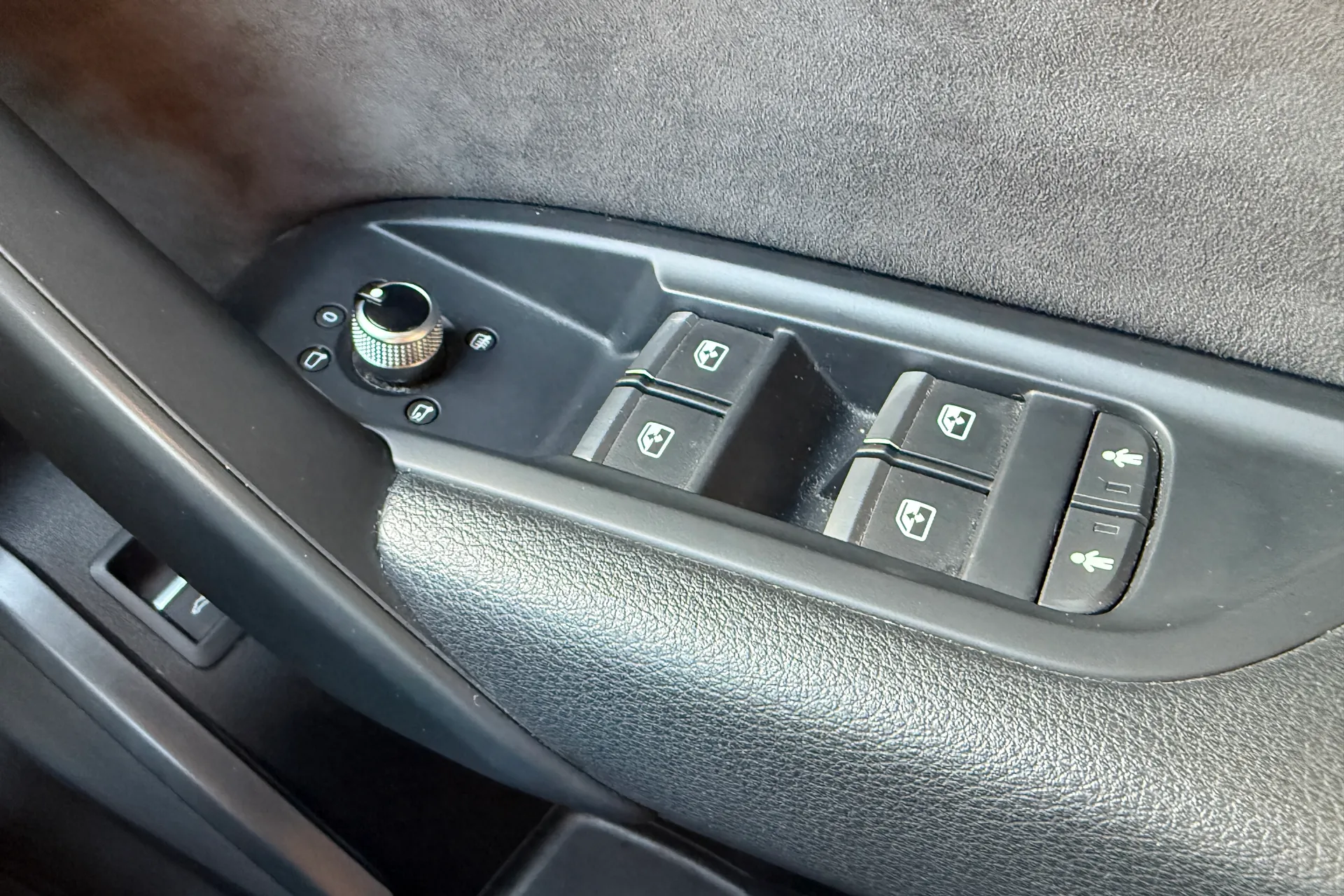 Audi Q5 thumbnail image number 31