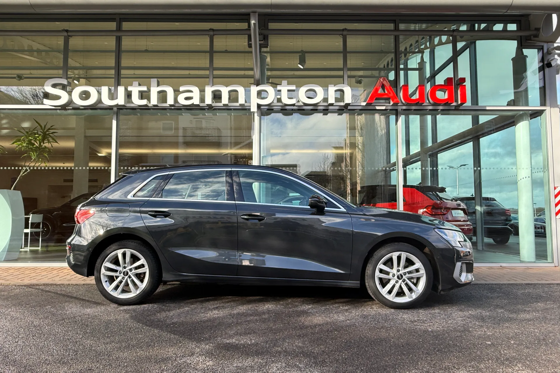 Audi A3 thumbnail image number 2