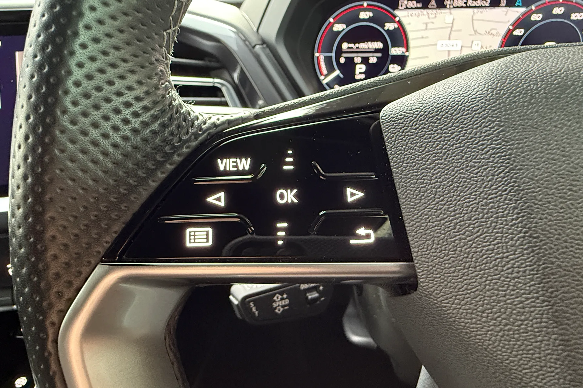 Audi Q4 thumbnail image number 23