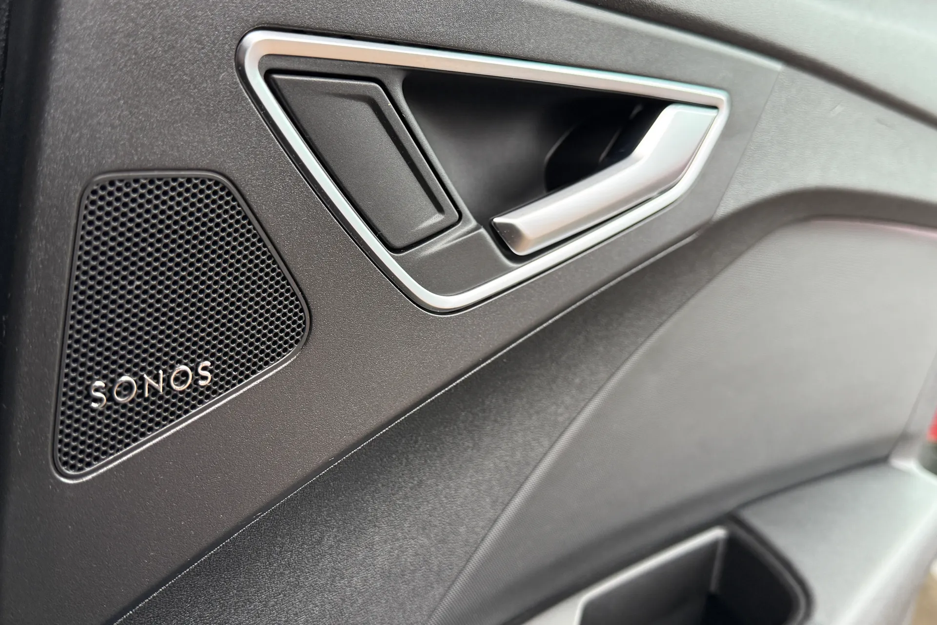 Audi Q4 thumbnail image number 7