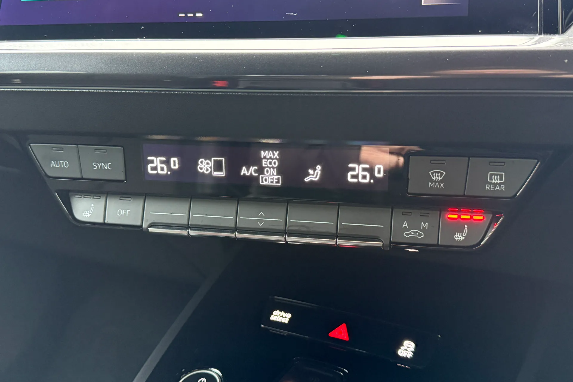 Audi Q4 thumbnail image number 8