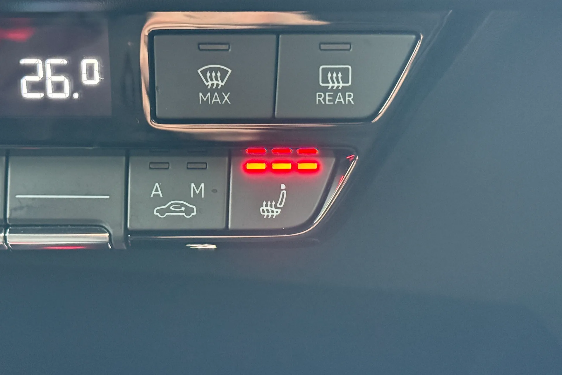 Audi Q4 thumbnail image number 6