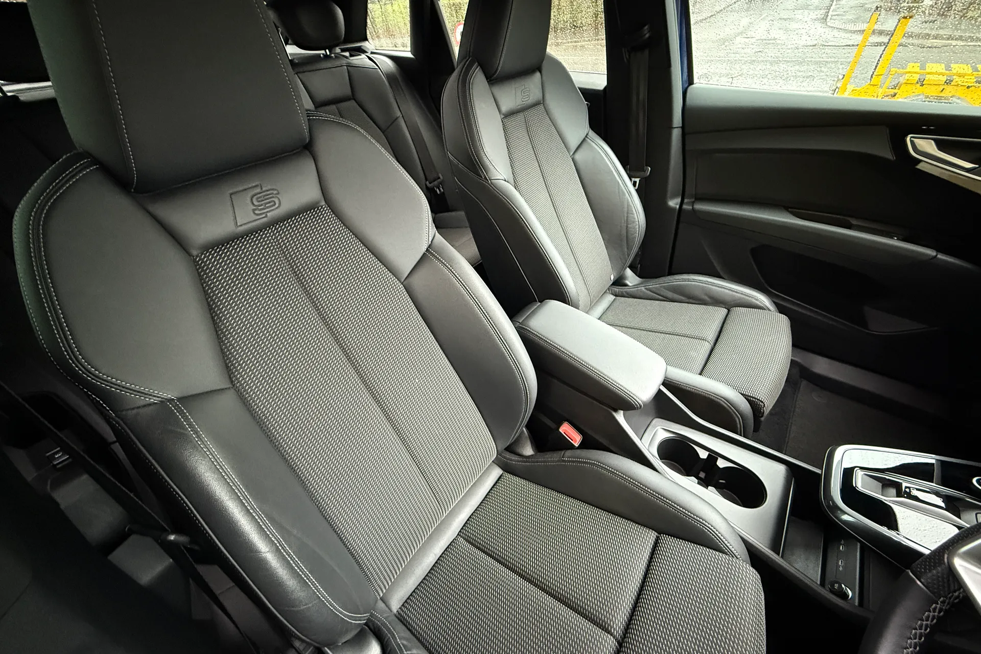 Audi Q4 thumbnail image number 38