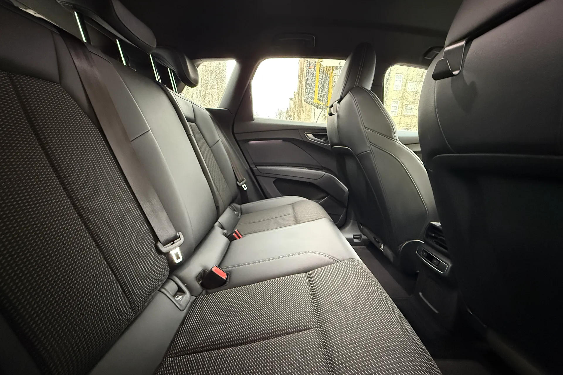 Audi Q4 thumbnail image number 40