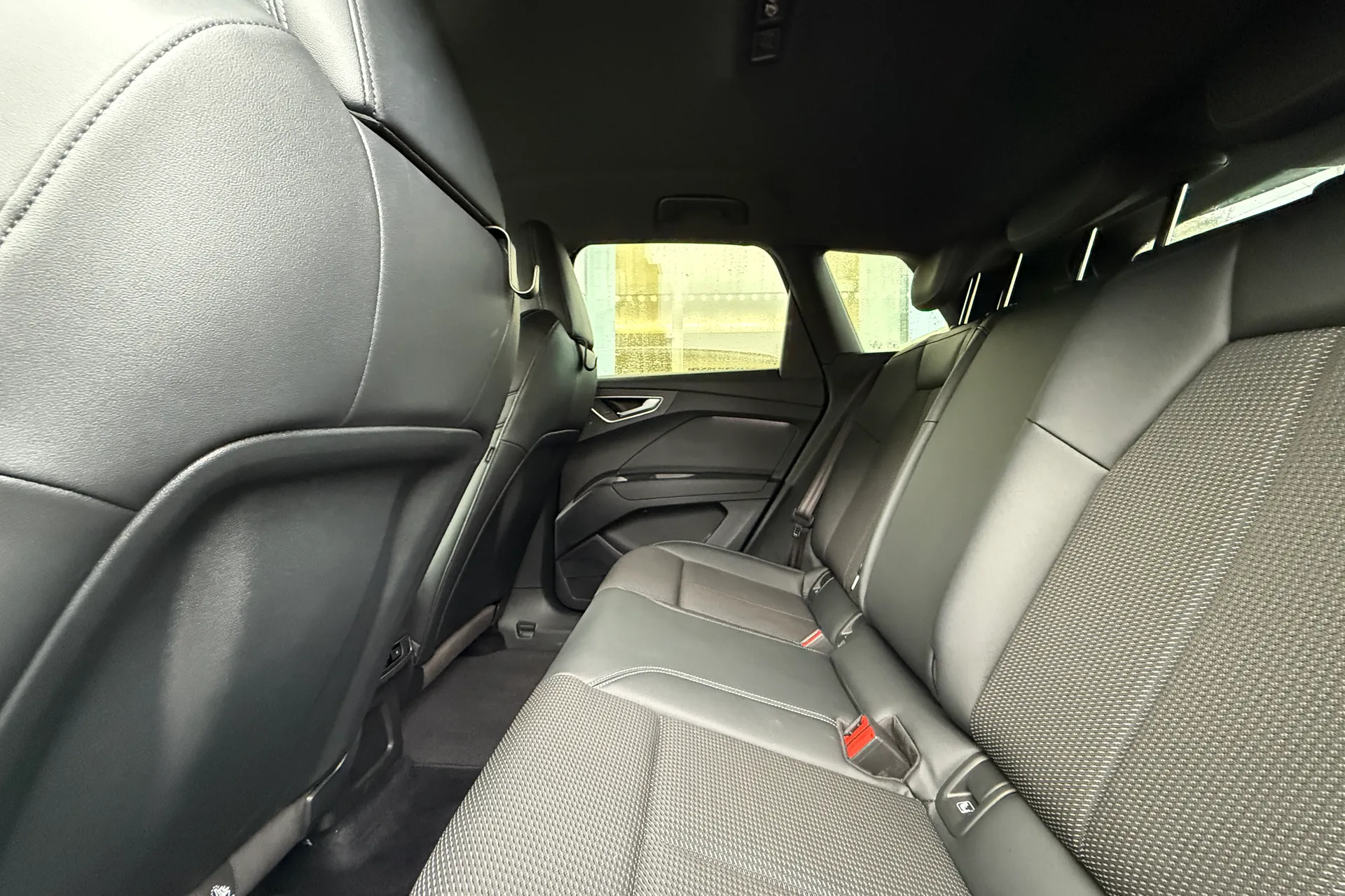 Audi Q4 thumbnail image number 56