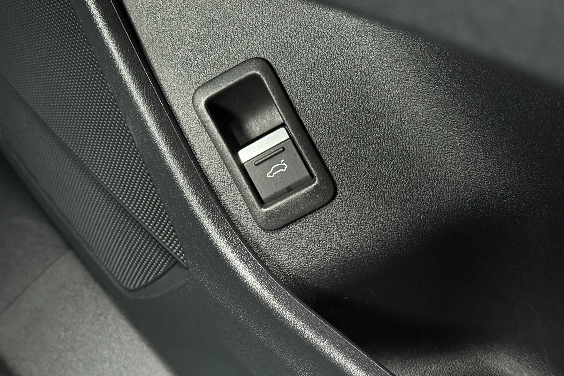 Audi Q4 thumbnail image number 30